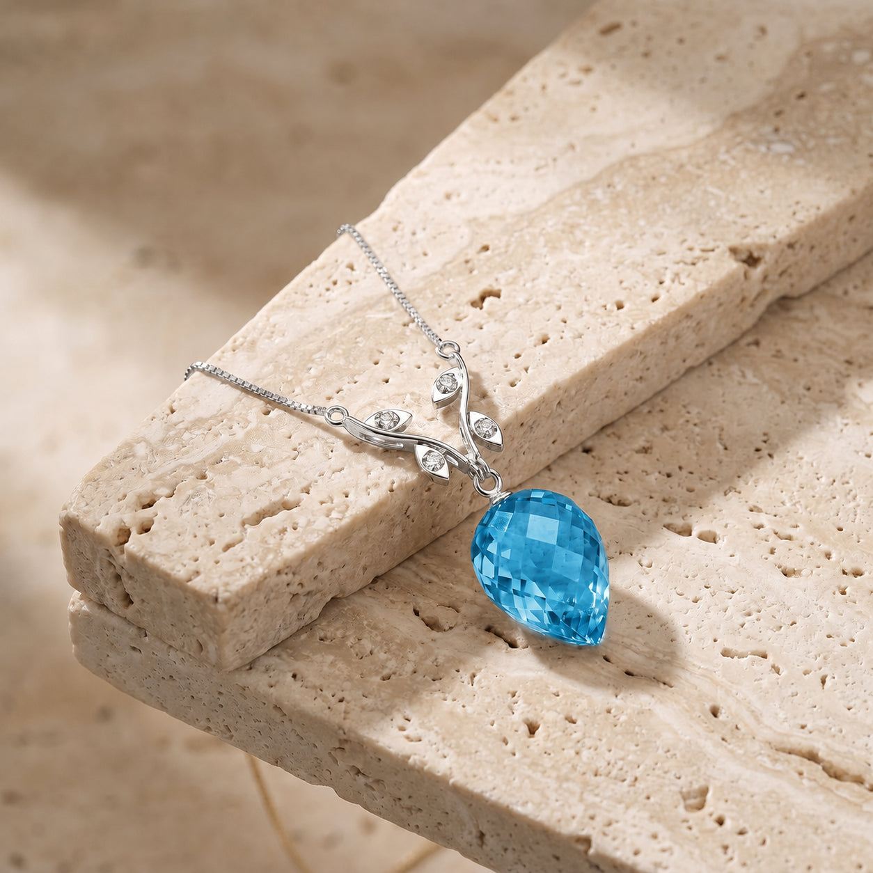 White Gold Pendant Necklace Sapphire 10K — Crescenza