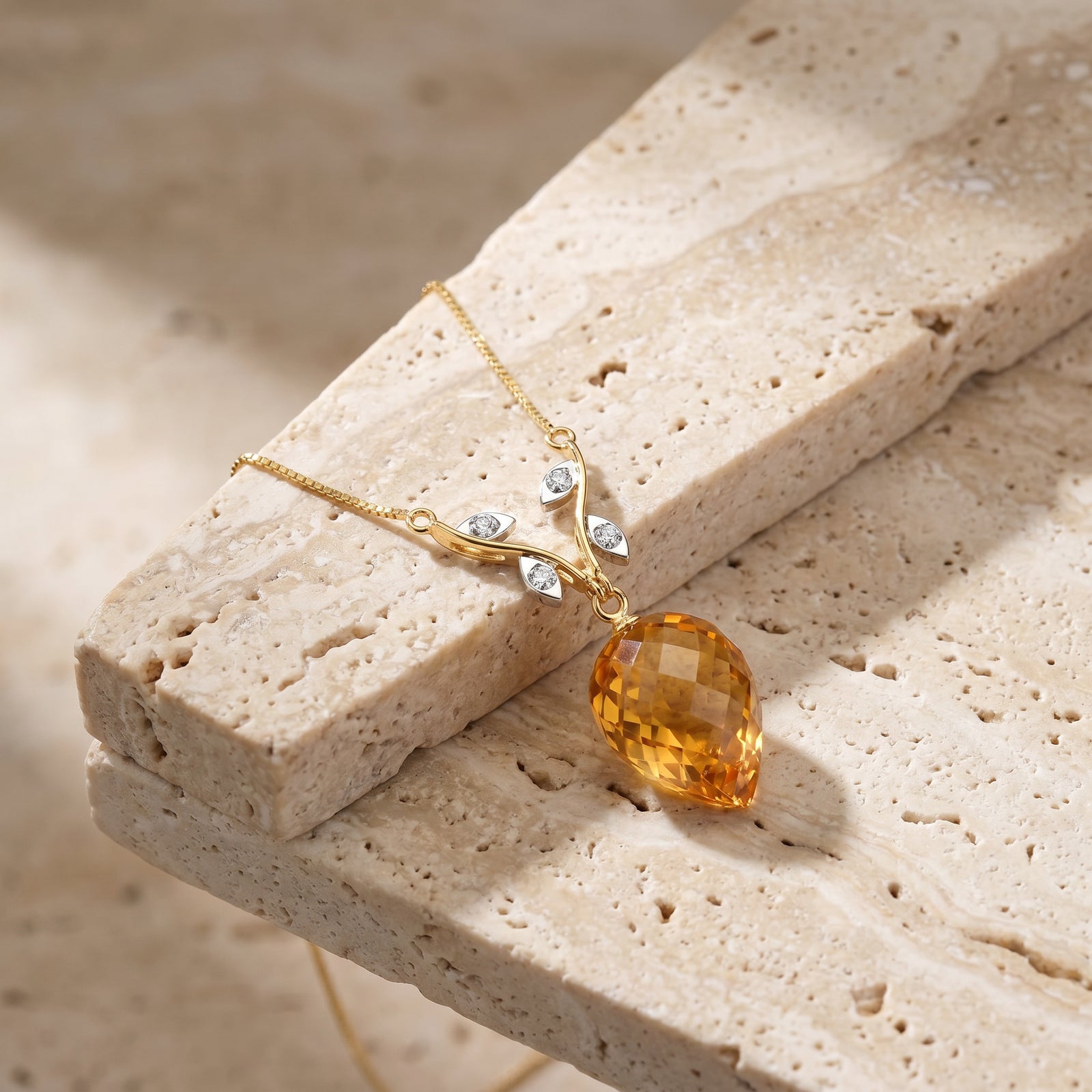 Yellow Gold Pendant Necklace Emerald 10K — Crescenza
