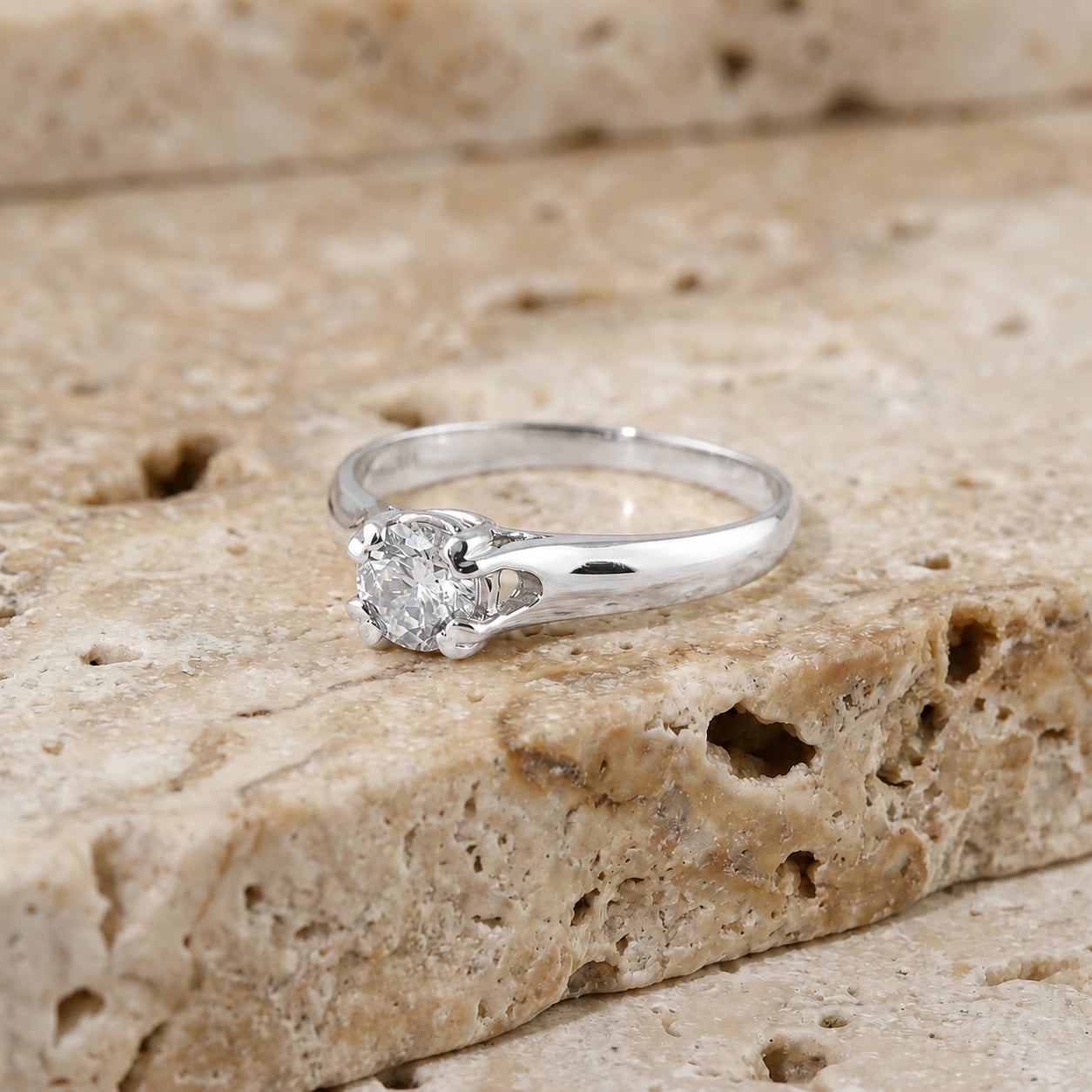 White Gold Ring Diamond 10K — Bernarda