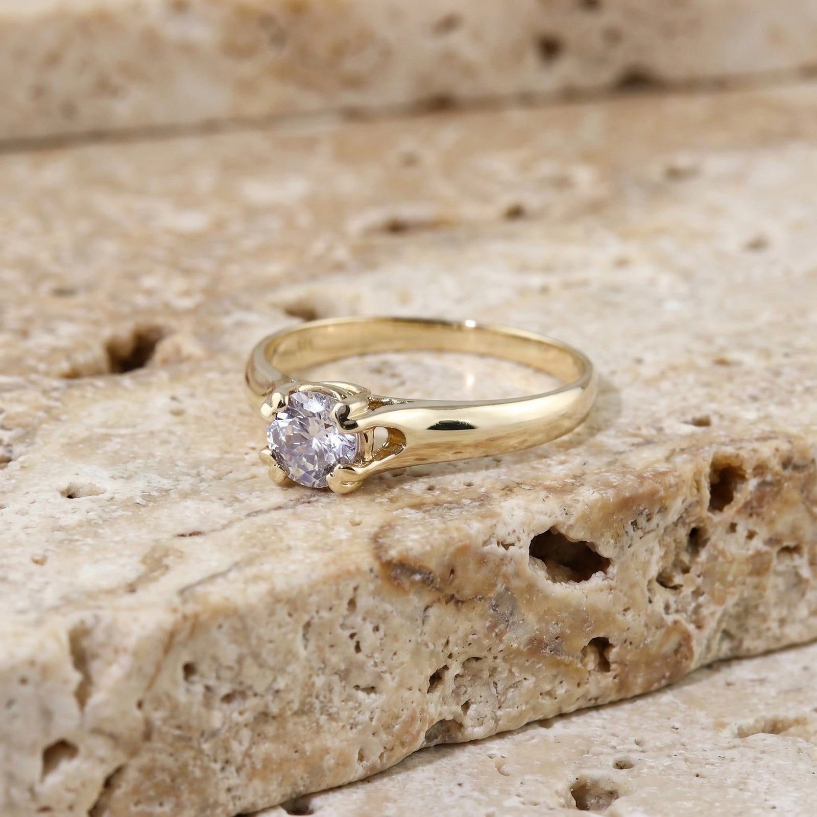 Yellow Gold Ring Diamond 10K — Bernarda
