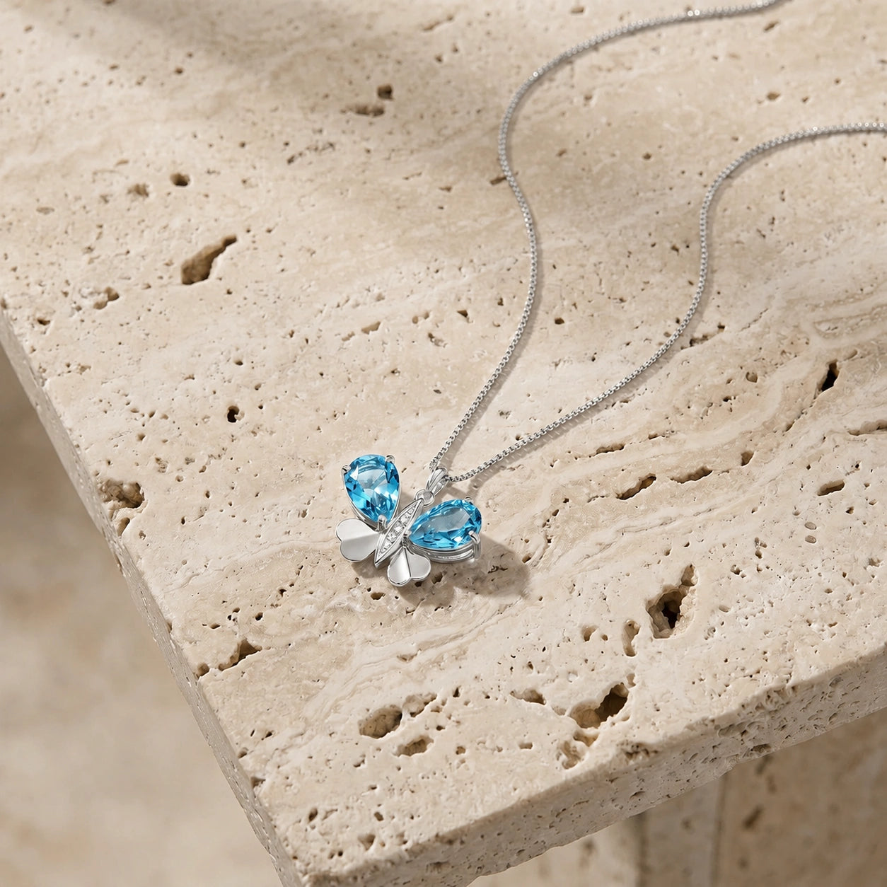 White Gold Atelier Pendant Necklace Blue Topaz 10K — Flaminia