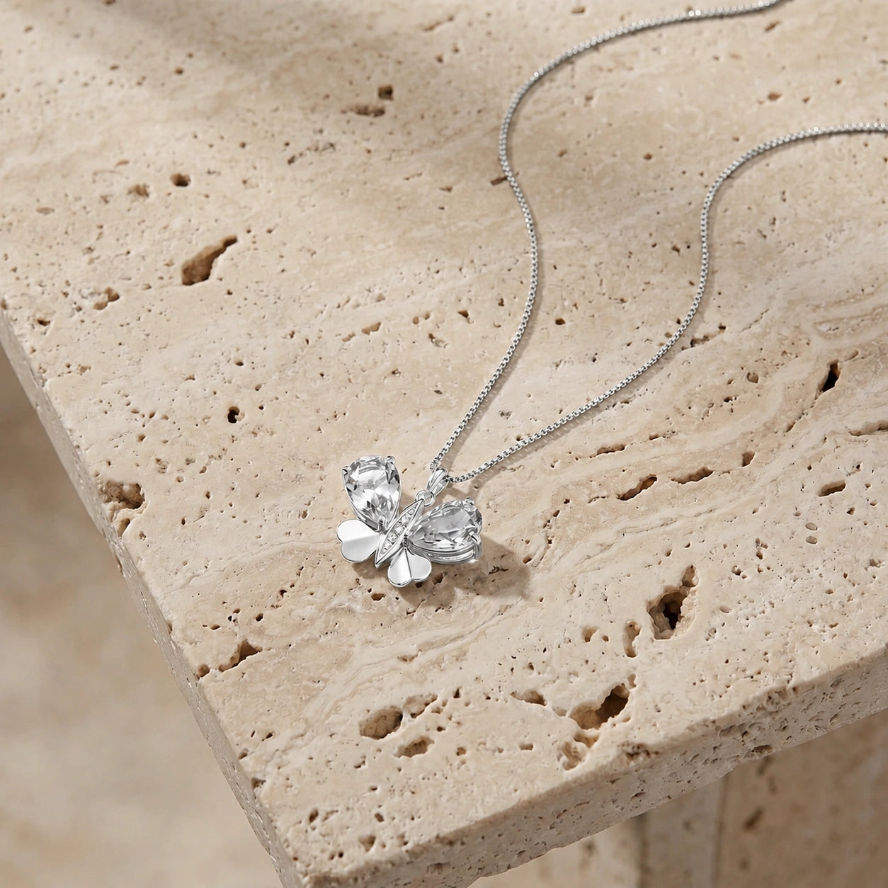 White Gold Atelier Pendant Necklace White Topaz 10K — Flaminia