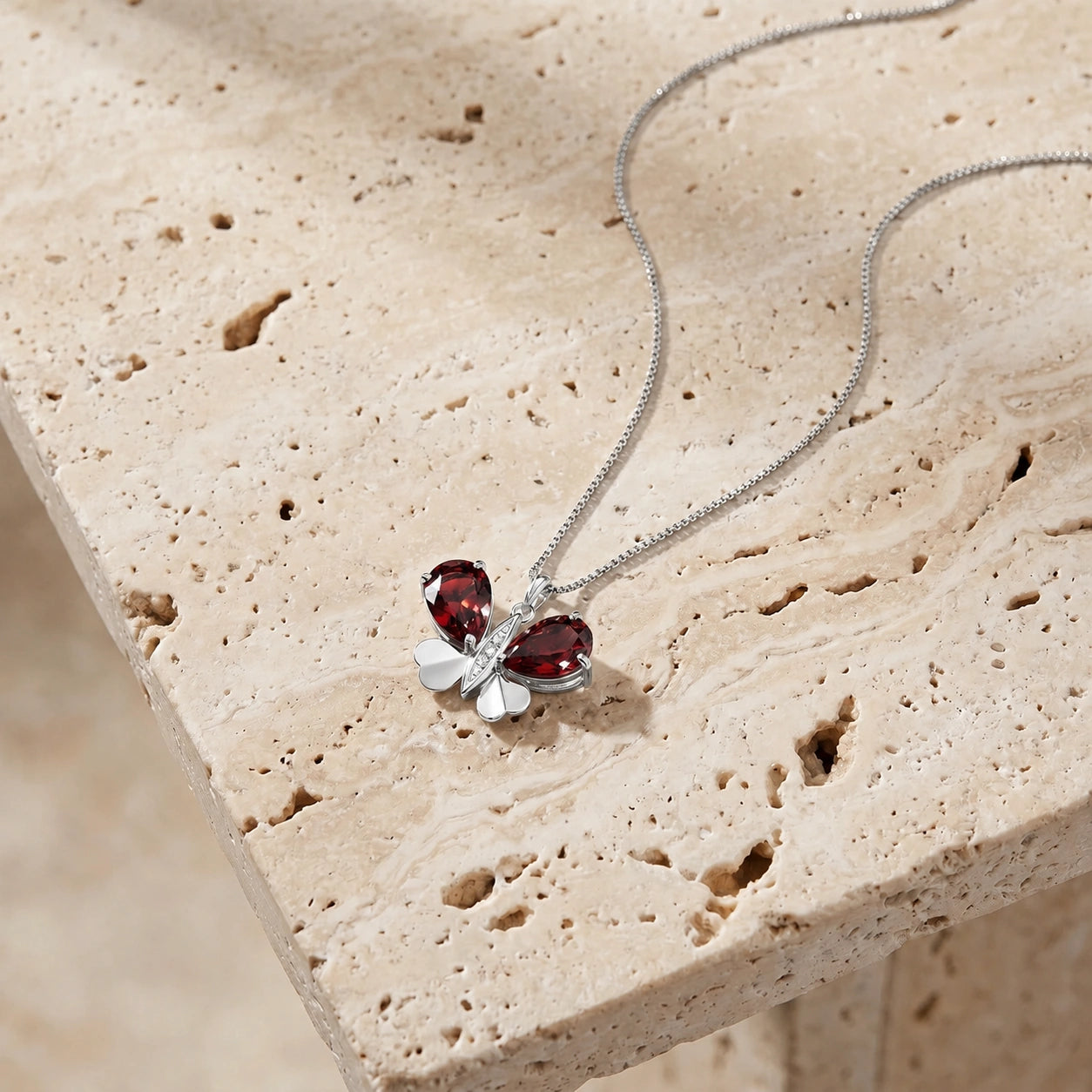 White Gold Atelier Pendant Necklace Garnet 10K — Flaminia