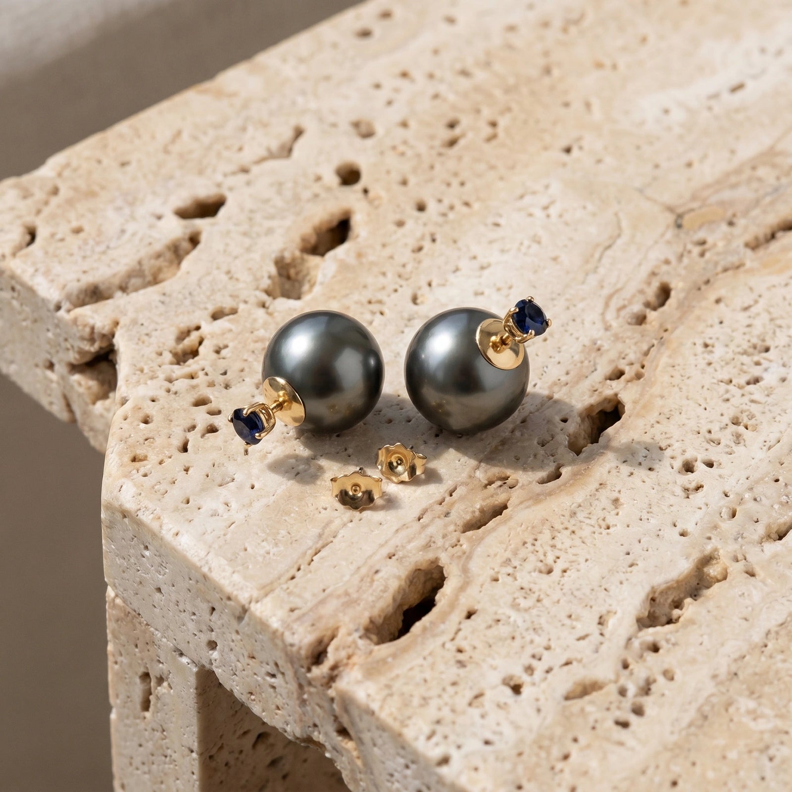 Yellow Gold Earrings Pearl 10K — Dafne