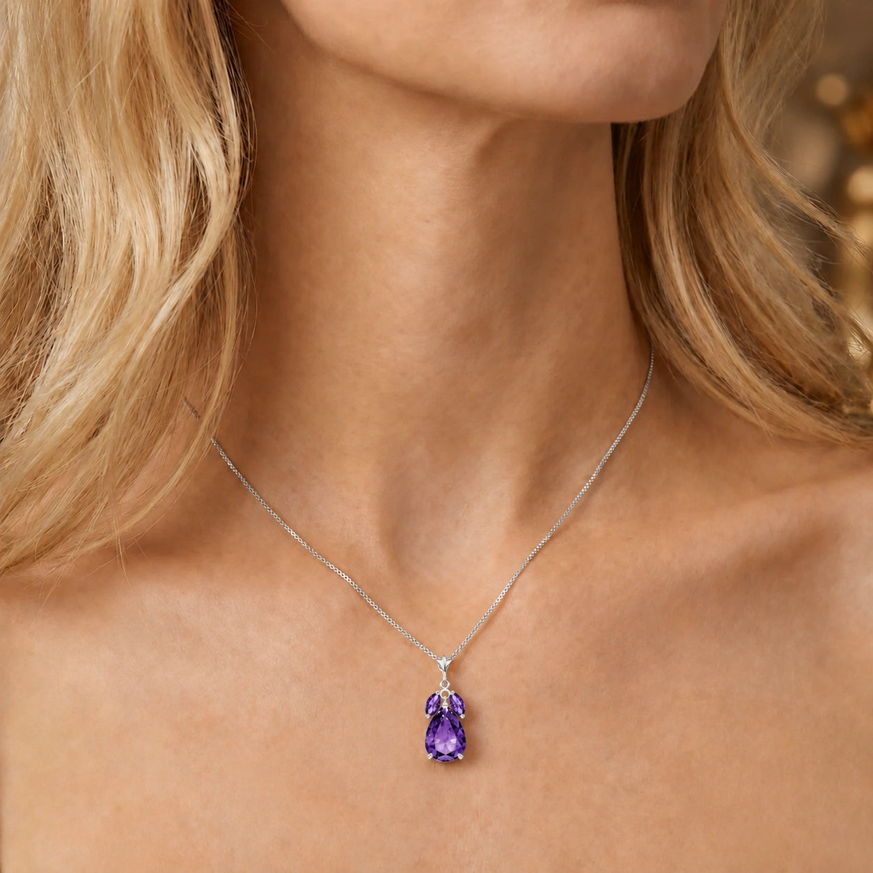 White Gold Rose Necklace Garnet 10K — Nina
