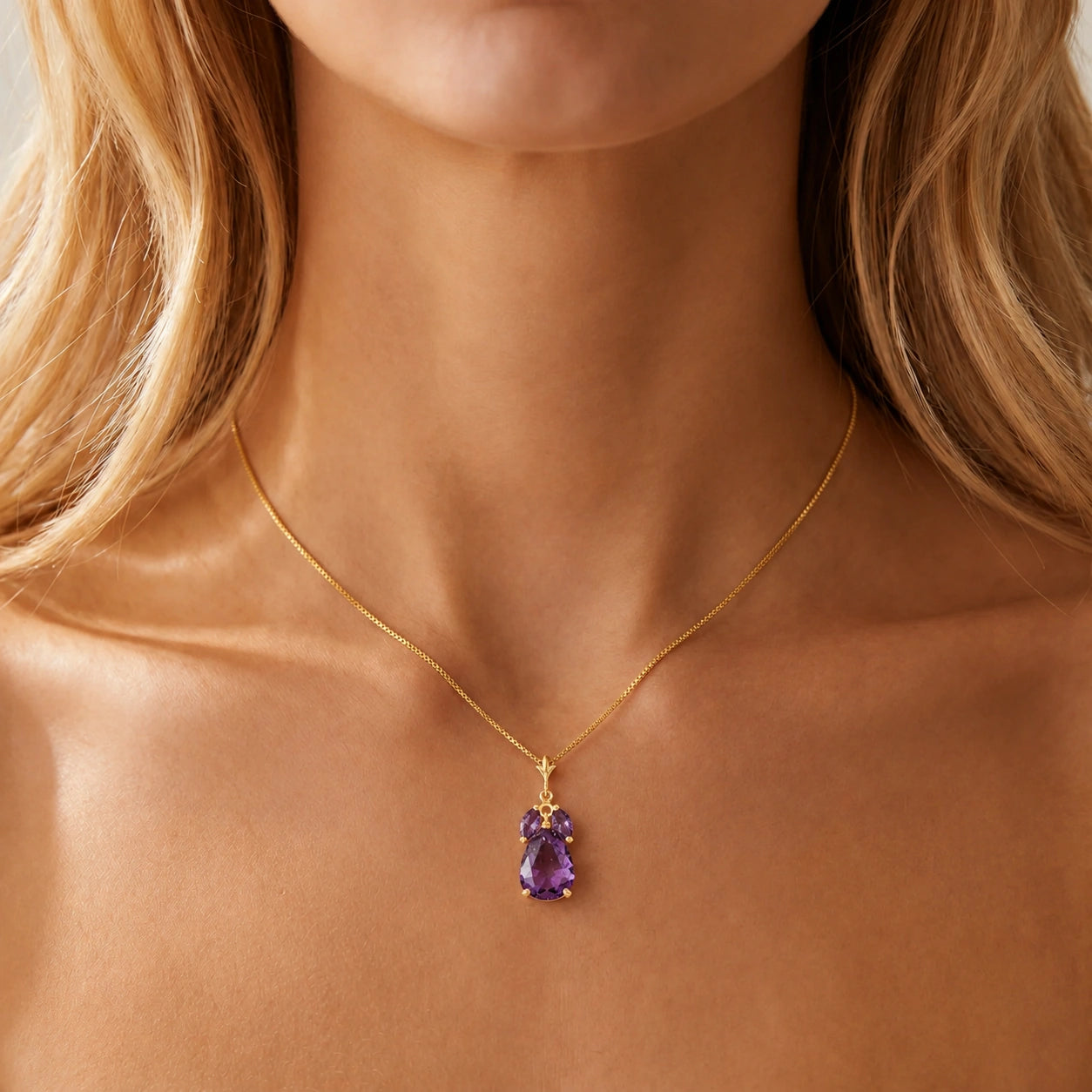 Yellow Gold Rose Necklace Garnet 10K — Nina