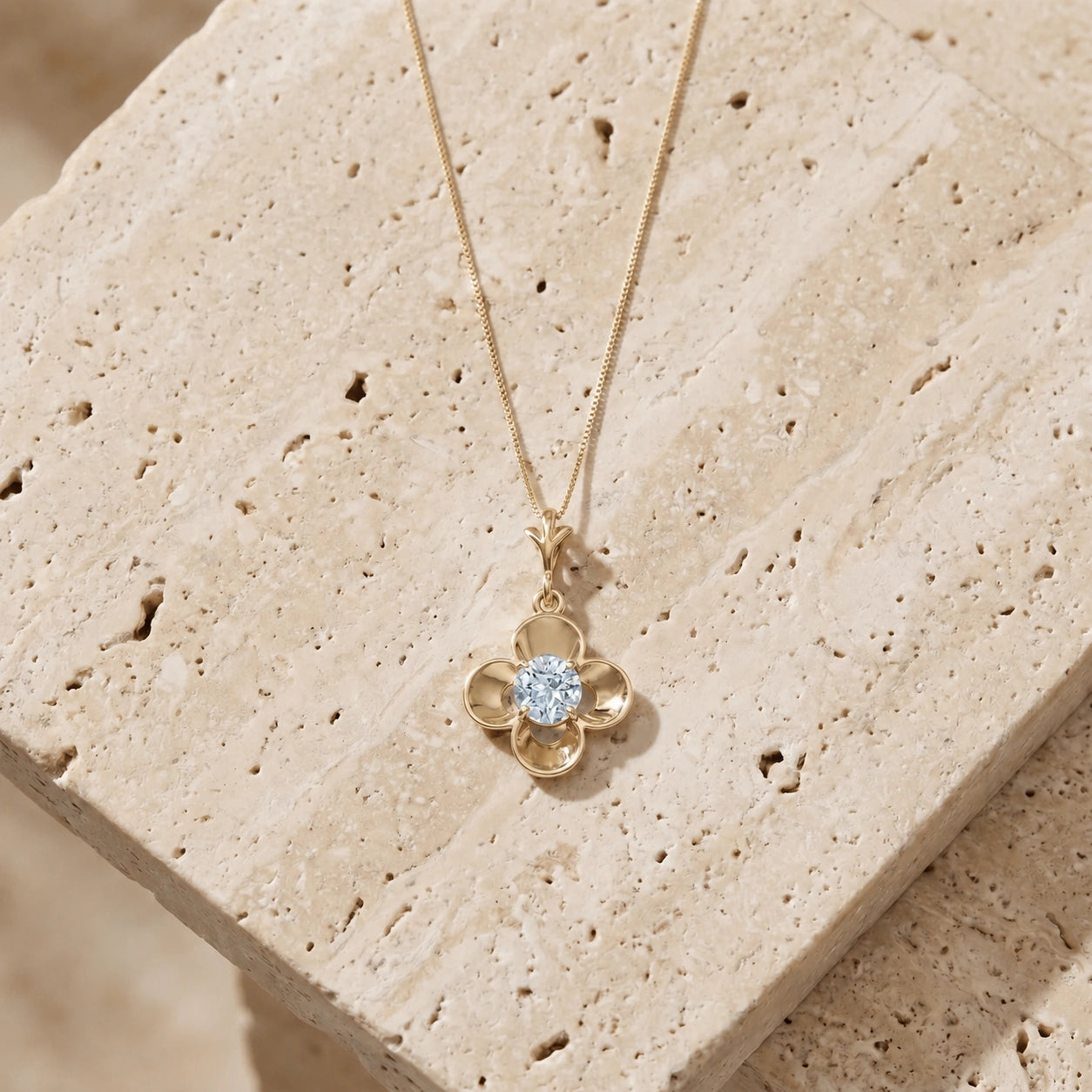 Yellow Gold Heritage Necklace Aquamarine 10K — Malvina