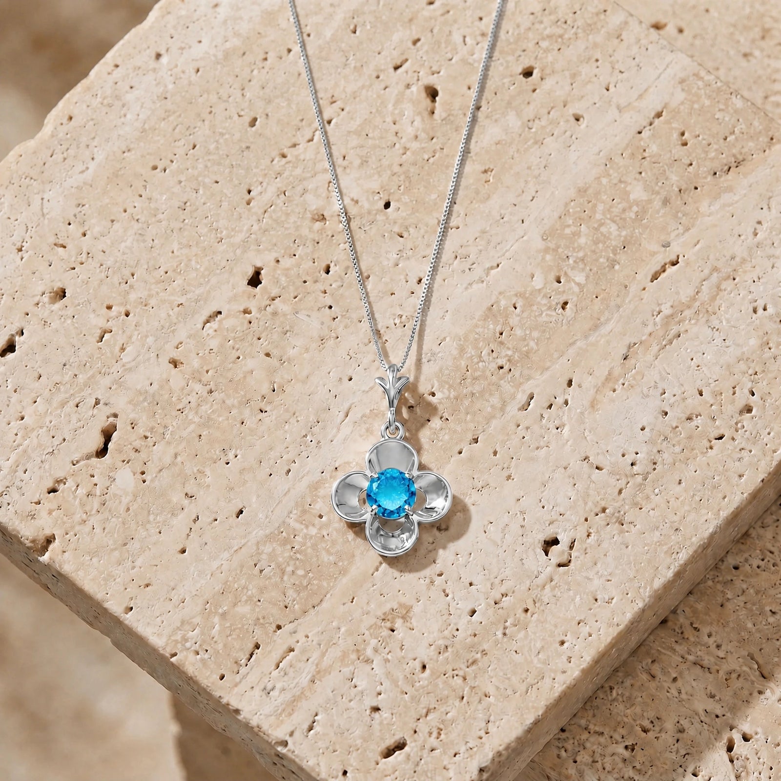 White Gold Heritage Necklace Blue Topaz 10K — Malvina