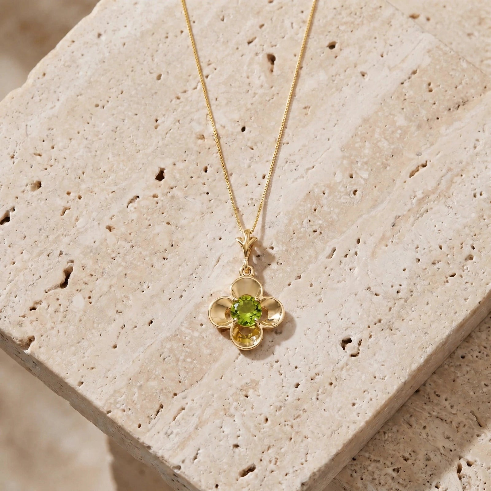 Yellow Gold Heritage Necklace Peridot 10K — Malvina
