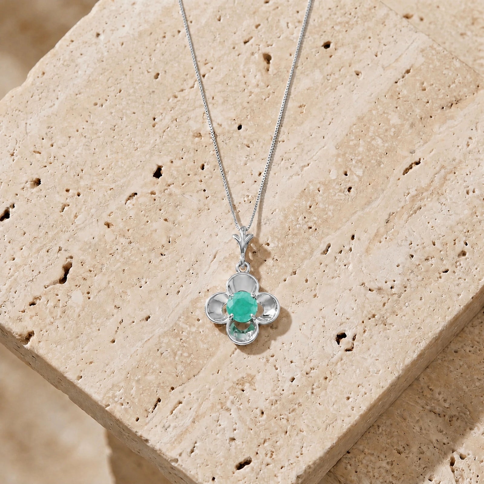 White Gold Heritage Necklace Emerald 10K — Malvina