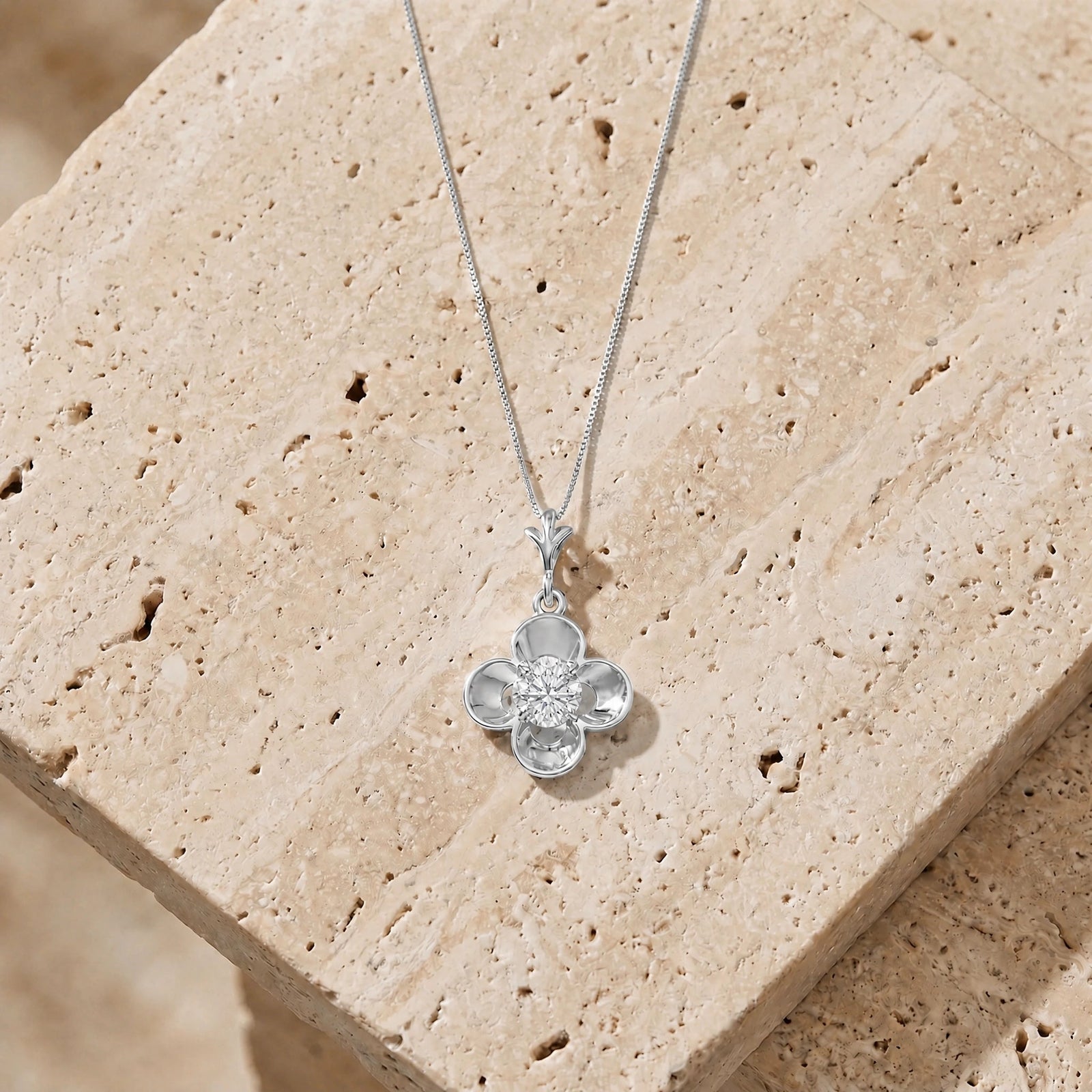 White Gold Heritage Necklace Diamond 10K — Malvina