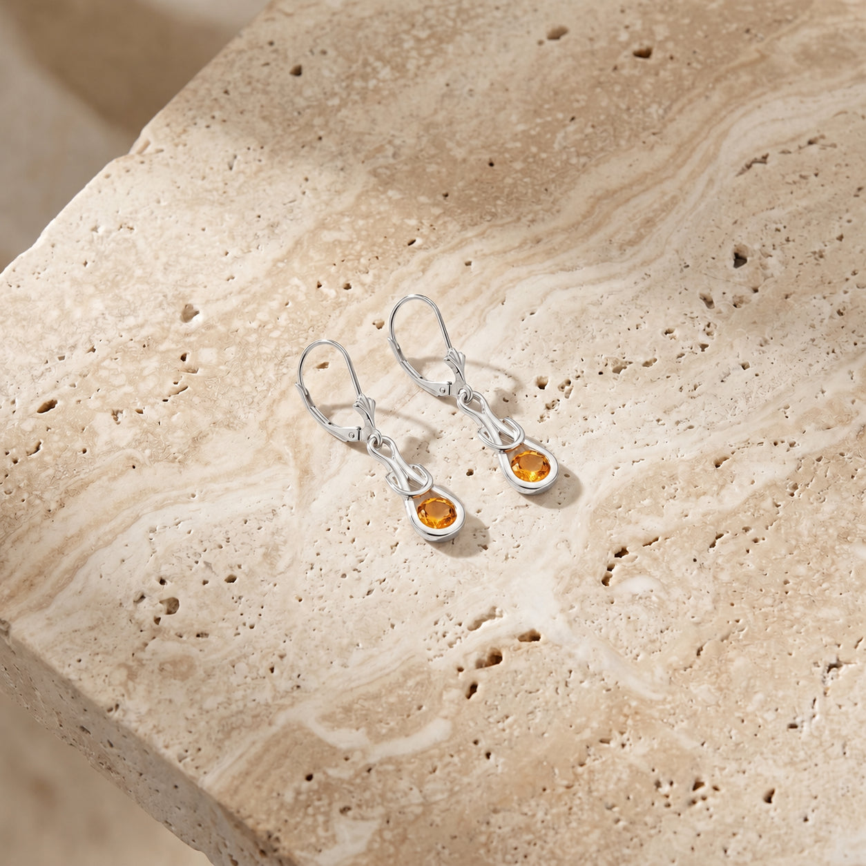 White Gold Earrings Garnet 10K — Damiana
