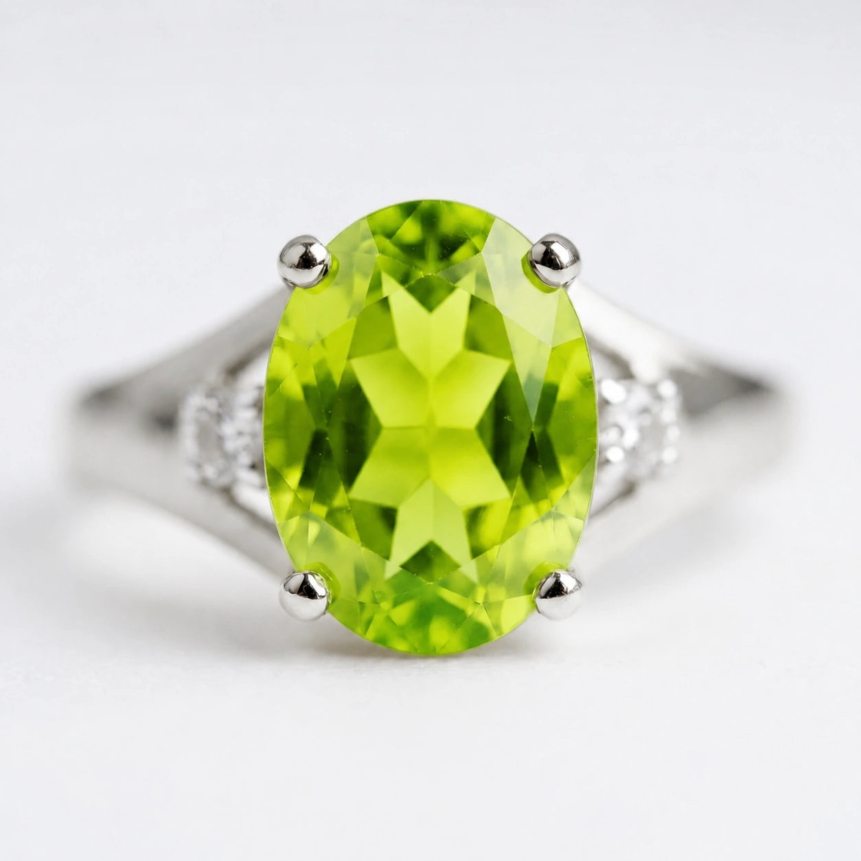 White Gold Celeste Ring Peridot 10K — Ernesta