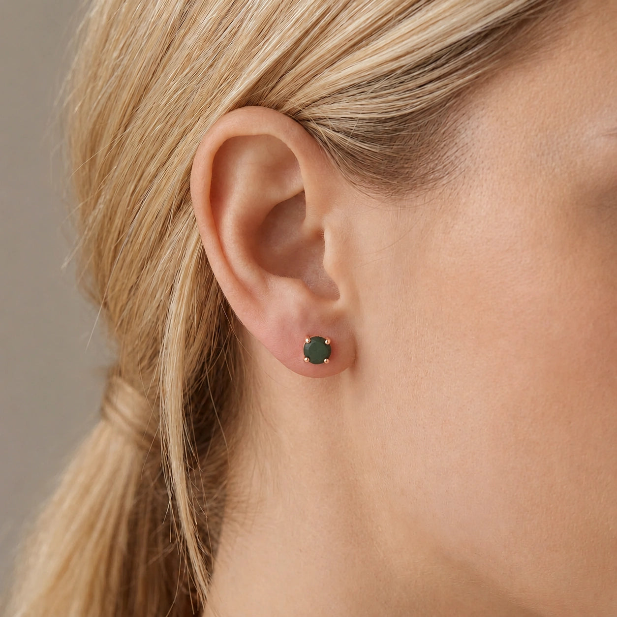 Rose Gold Petal Earrings Emerald 10K — Luna