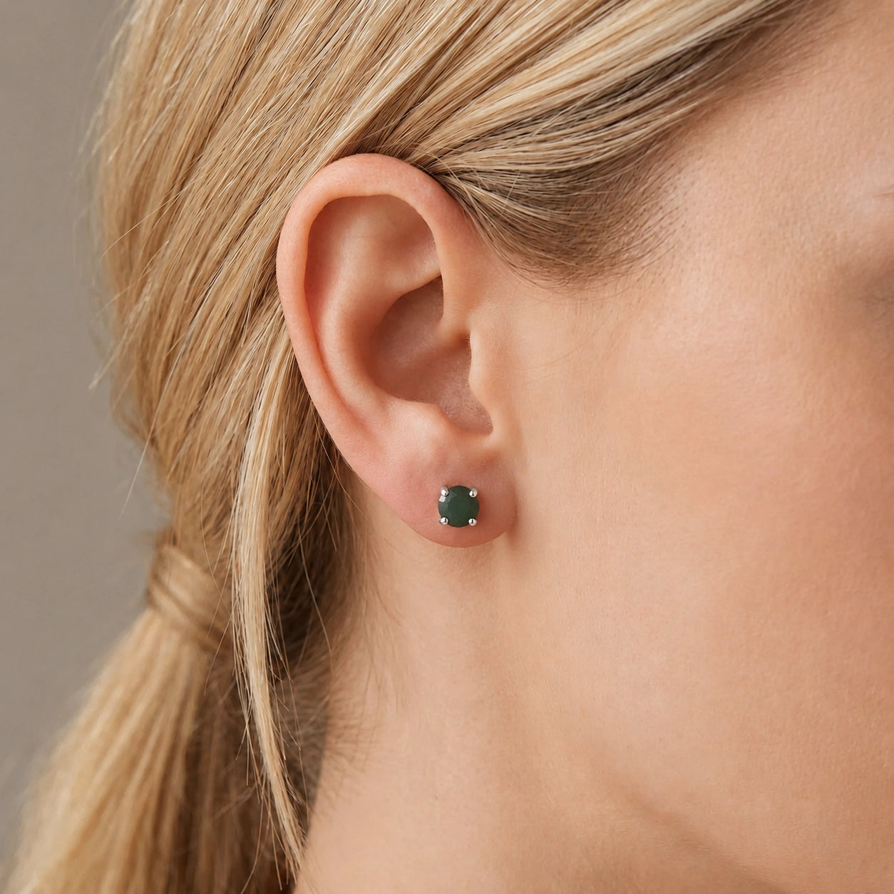 White Gold Petal Earrings Emerald 10K — Luna