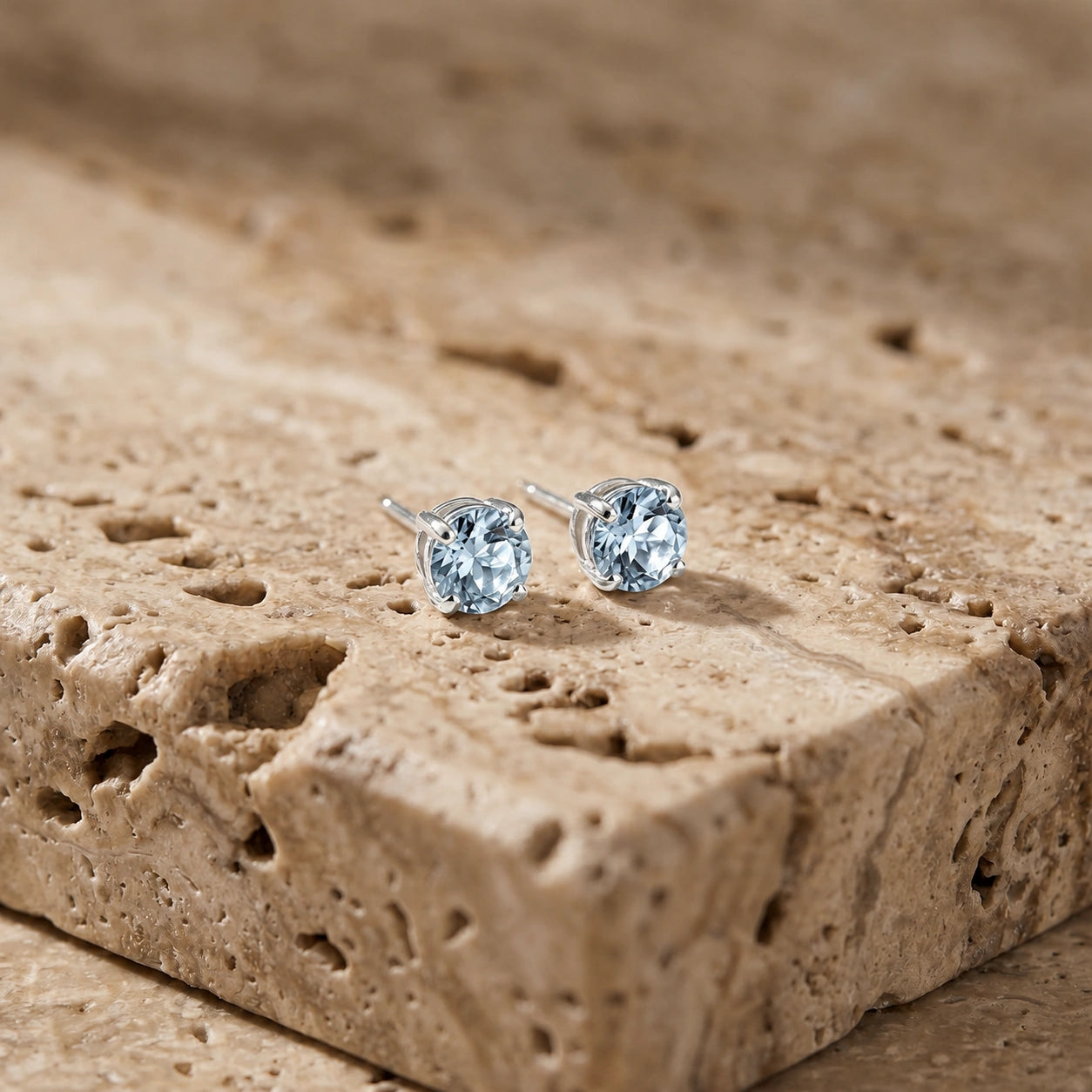 White Gold Aquamarine — Isadora