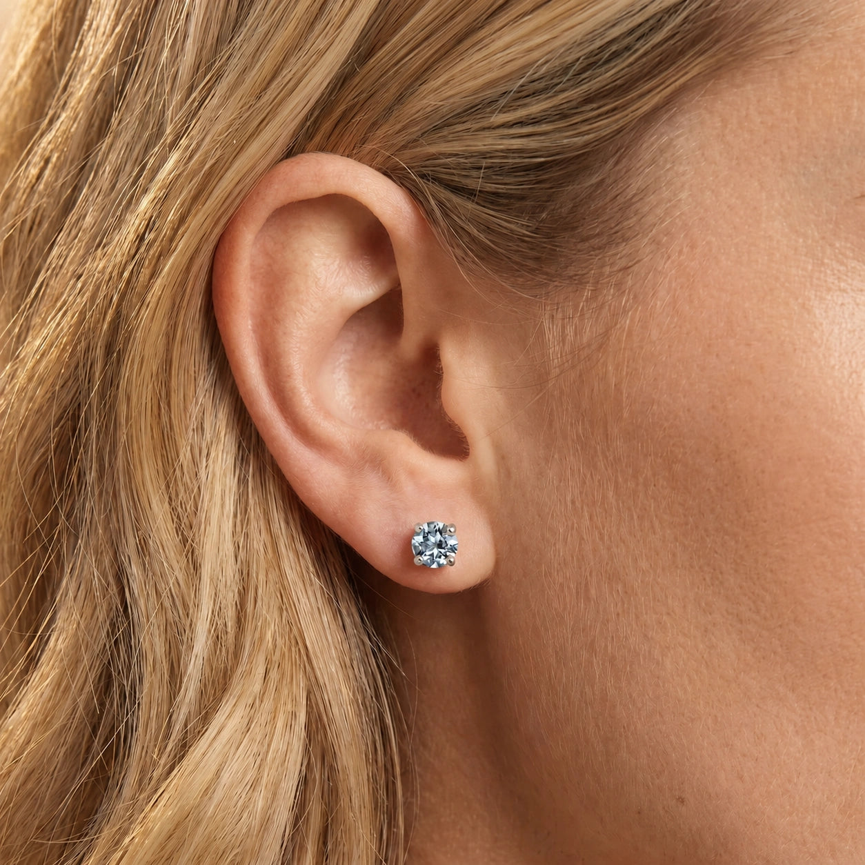 White Gold Aquamarine — Isadora