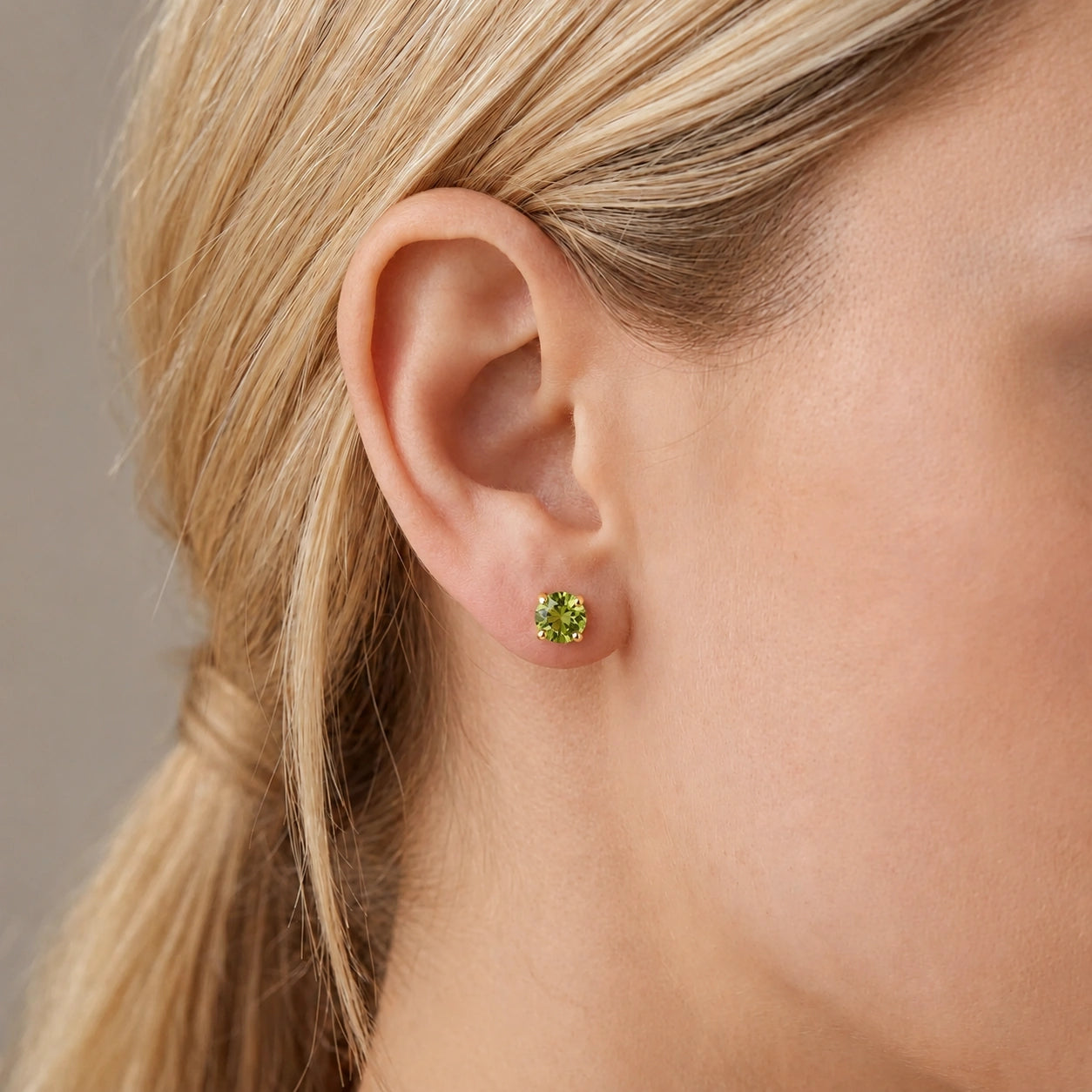 Yellow Gold Petal Earrings Peridot 10K — Luna