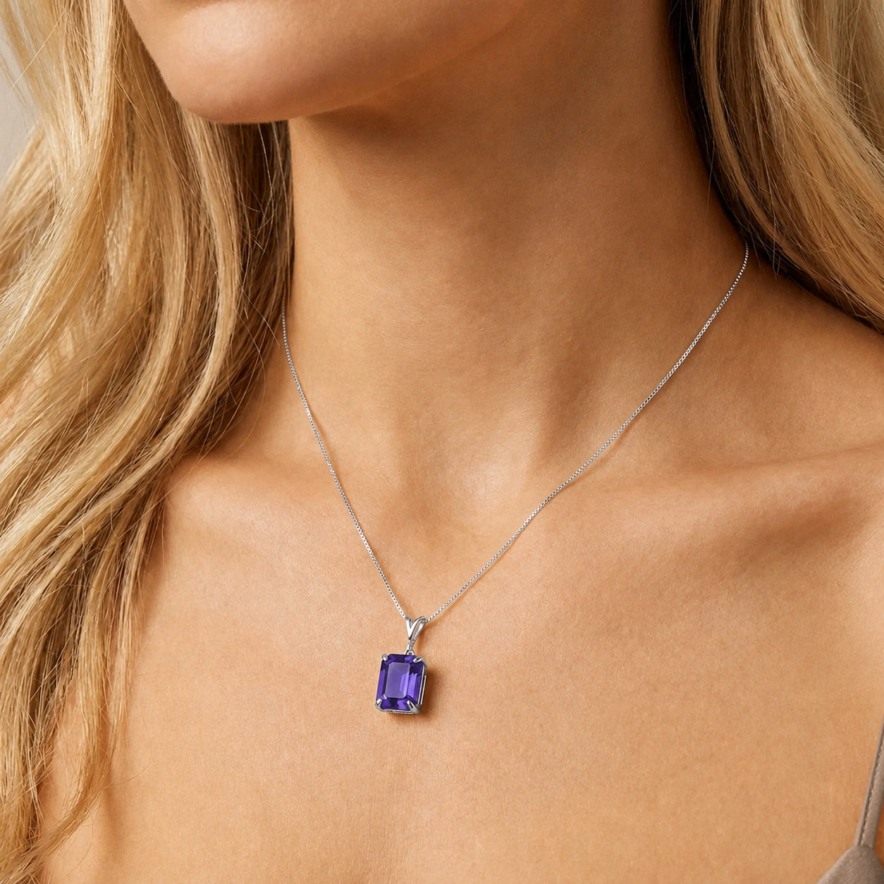 White Gold Belle Necklace Alexandrite 10K — Isaura