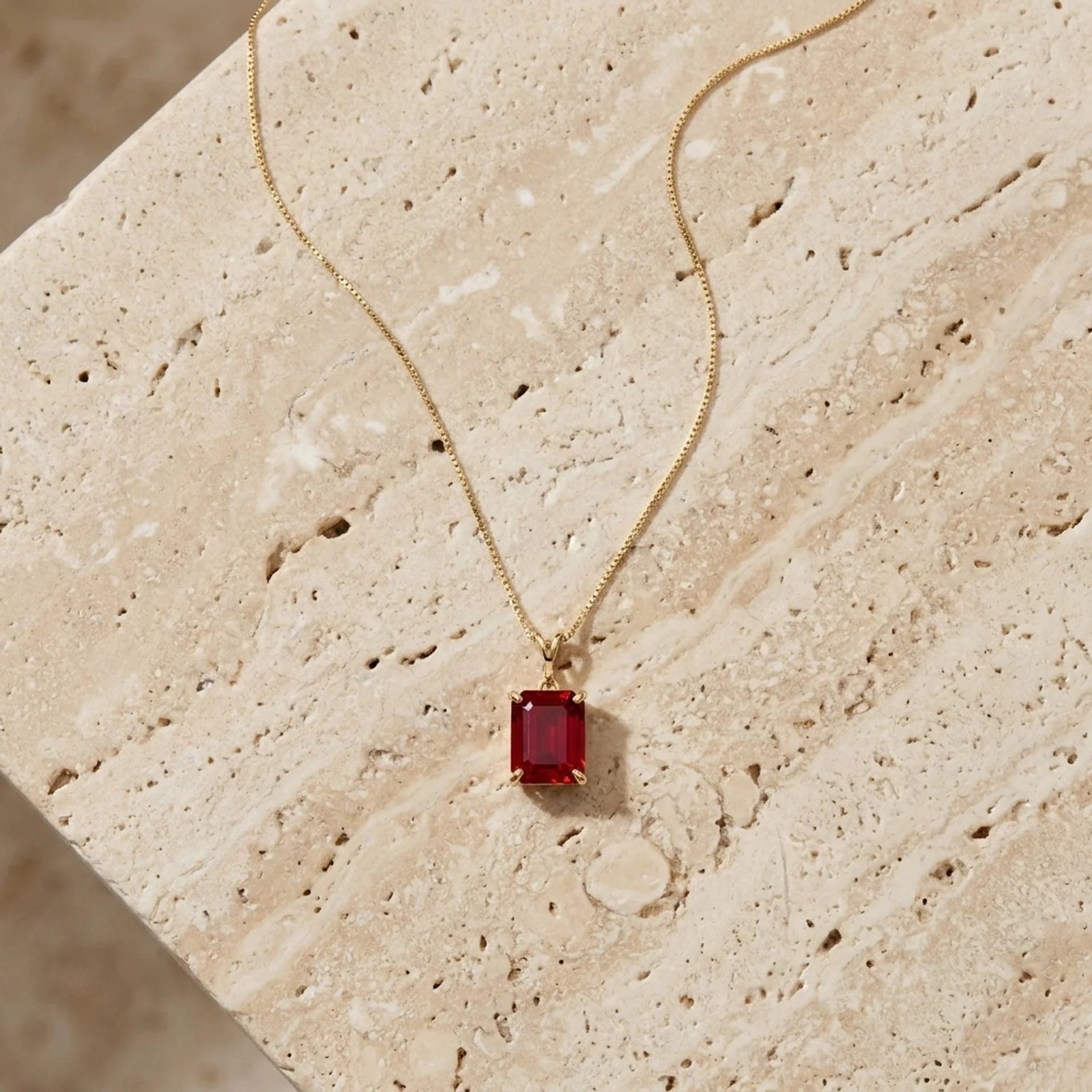 Yellow Gold Belle Necklace Garnet 10K — Isaura