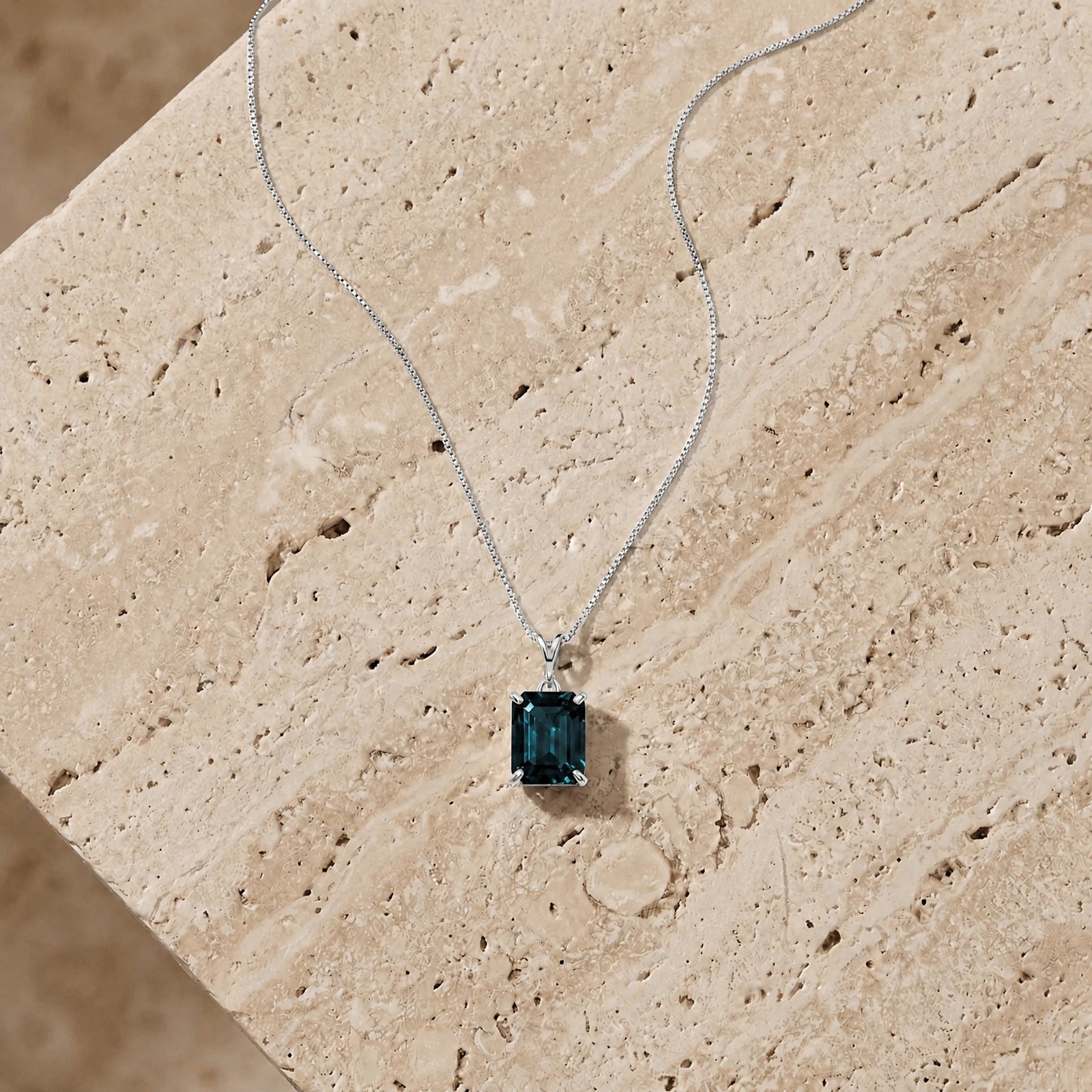 White Gold Belle Necklace Sapphire 10K — Isaura