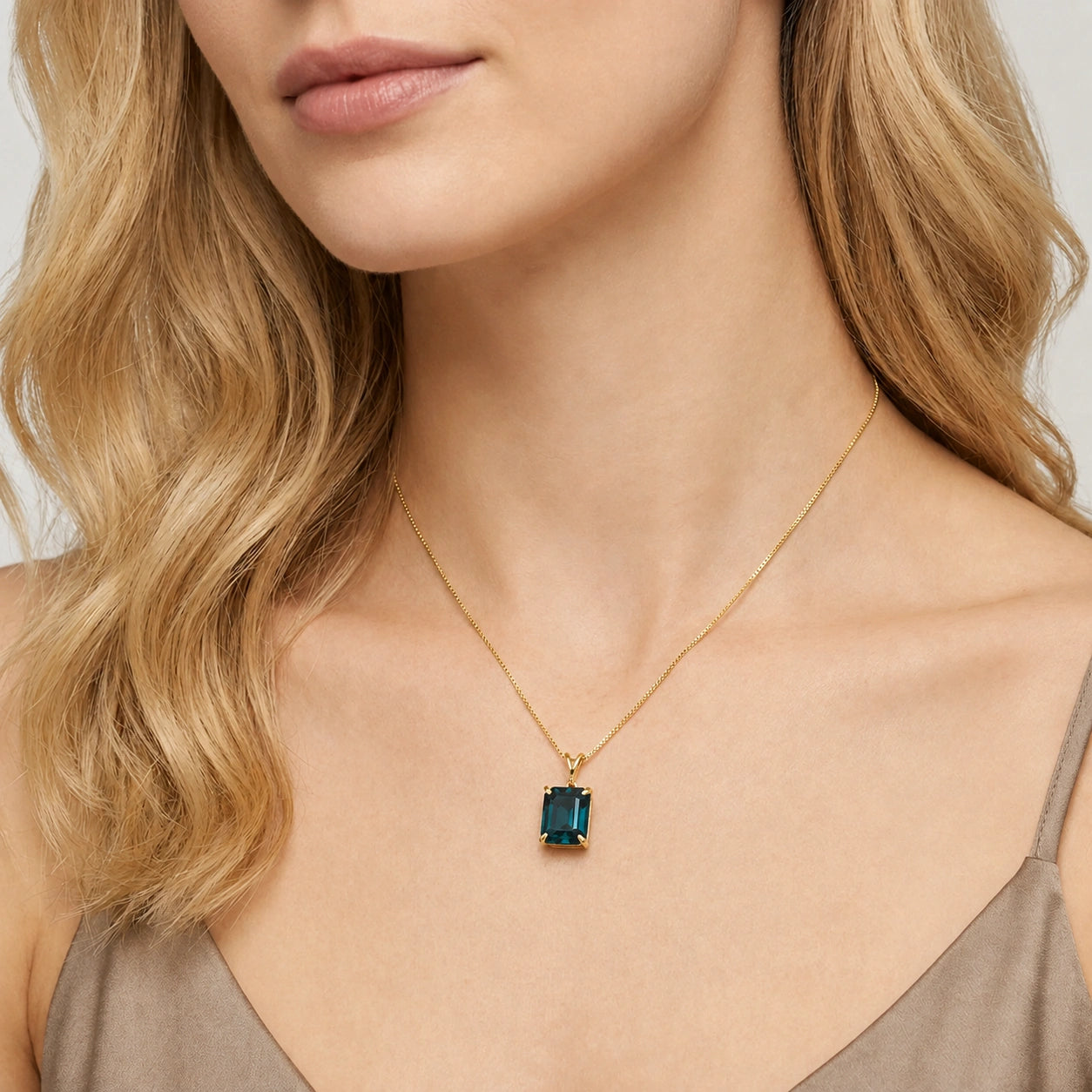 Yellow Gold Belle Necklace Sapphire 10K — Isaura