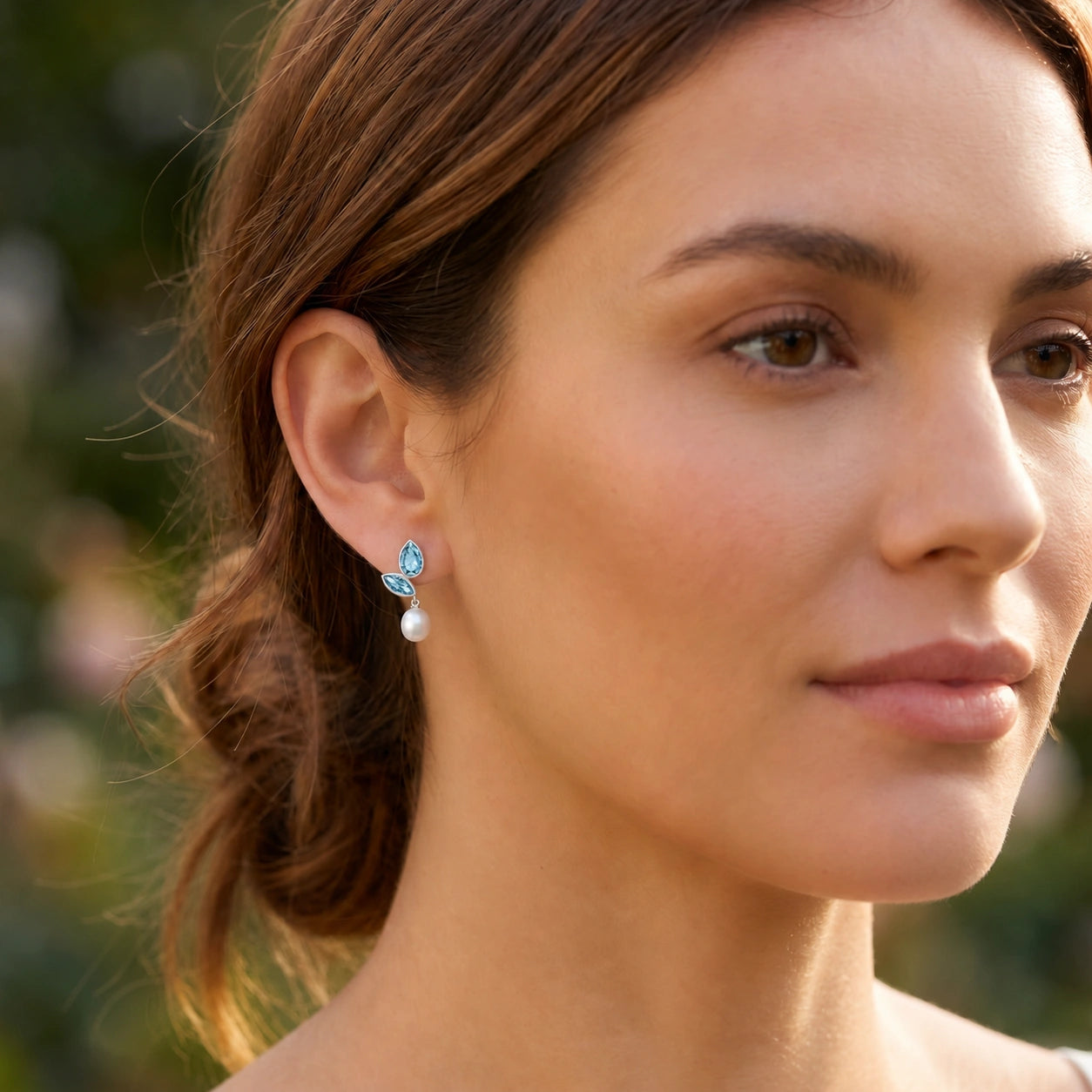 White Gold Blue Topaz & Pearl — Isodora