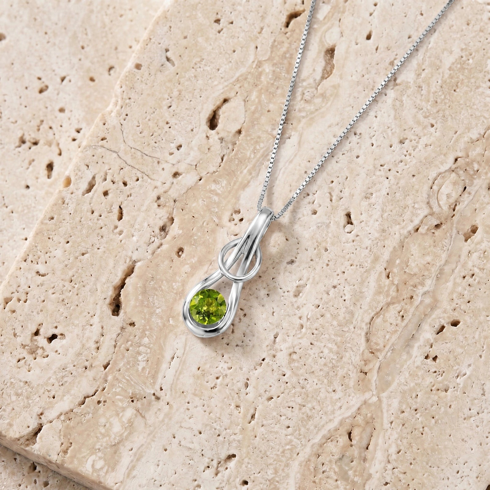 White Gold Pendant Necklace Peridot 10K — Serafina