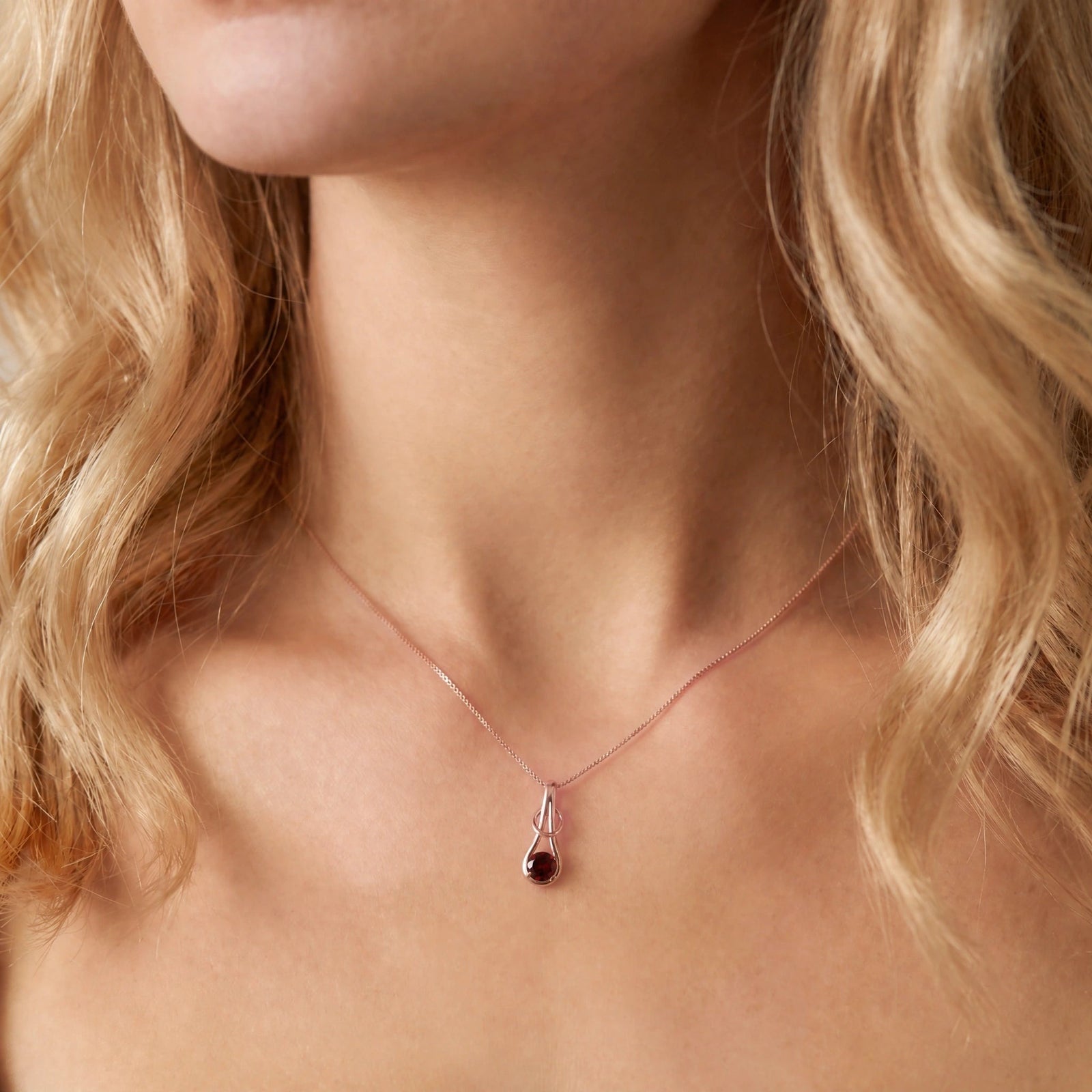 Rose Gold Pendant Necklace Garnet 10K — Serafina