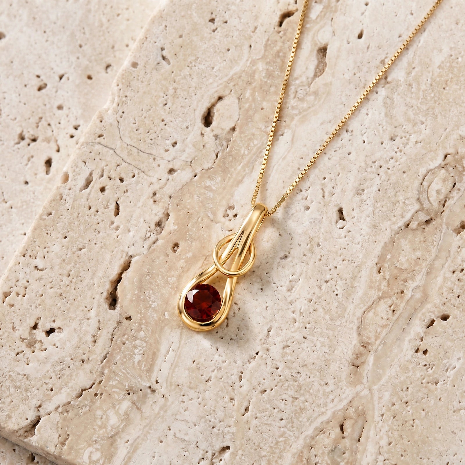 Yellow Gold Pendant Necklace Garnet 10K — Serafina