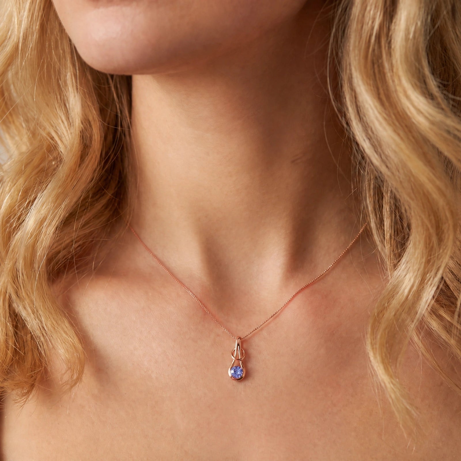 Rose Gold Pendant Necklace Tanzanite 10K — Serafina