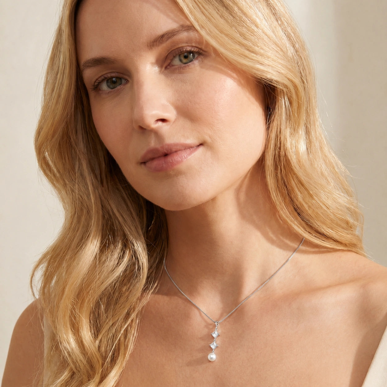 White Gold Pendant Necklace Pearl 10K — Mimosa