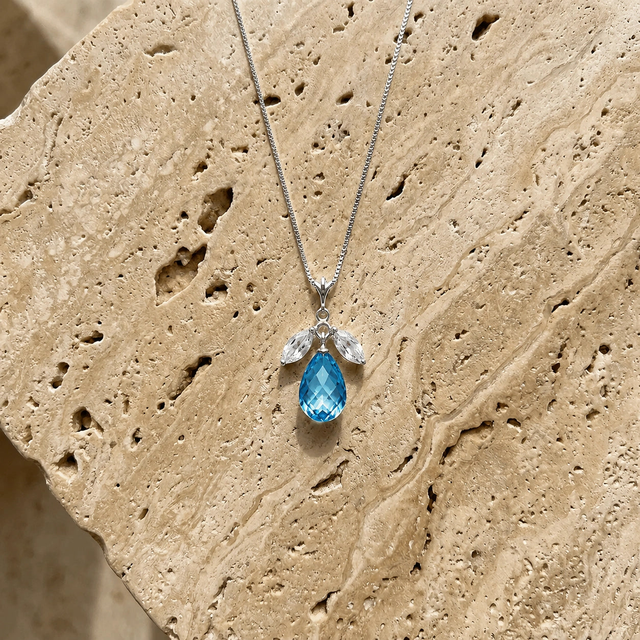 White Gold Necklace Sapphire 10K — Laura
