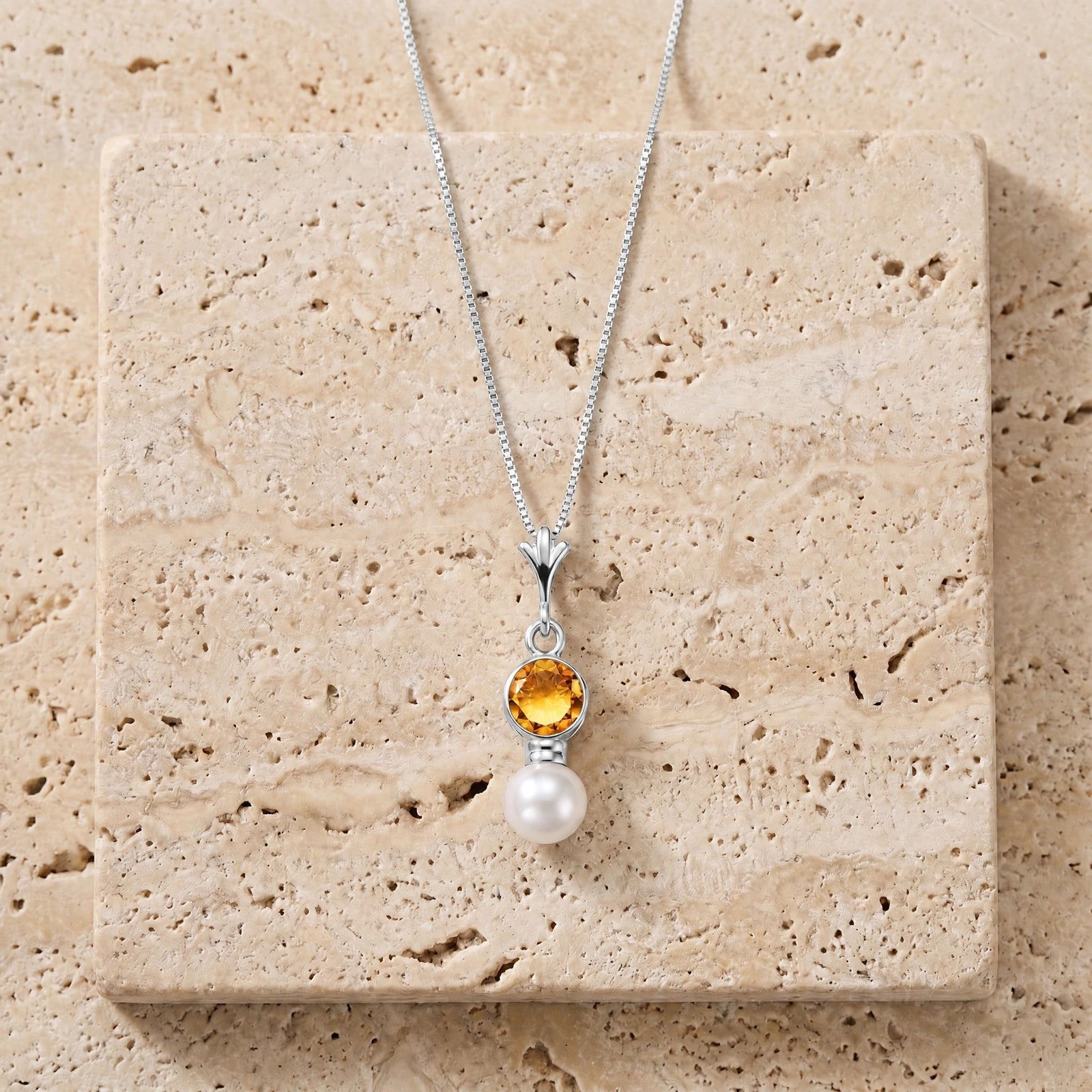 White Gold Rose Necklace Emerald 10K — Laura
