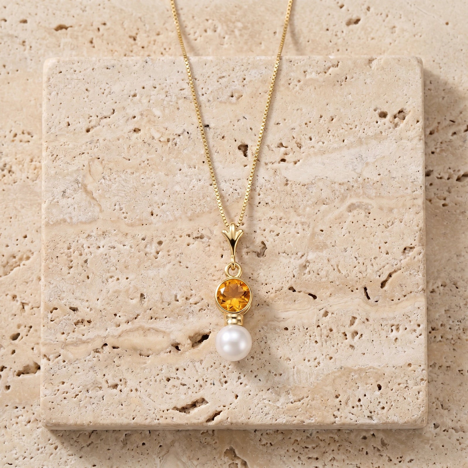 Yellow Gold Rose Necklace Emerald 10K — Laura