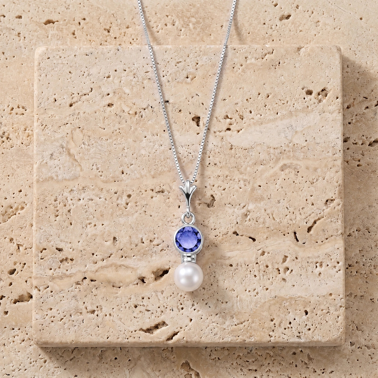 White Gold Rose Necklace Peridot 10K — Laura