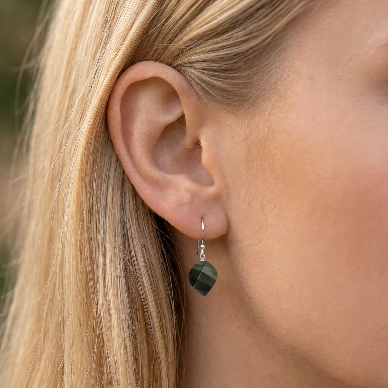 White Gold Earrings Spinel 10K — Calliope