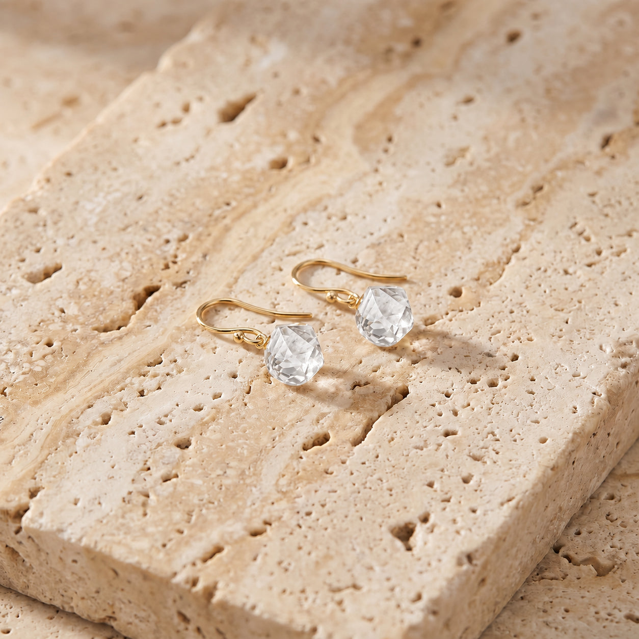 Yellow Gold Earrings Emerald 10K — Calliope