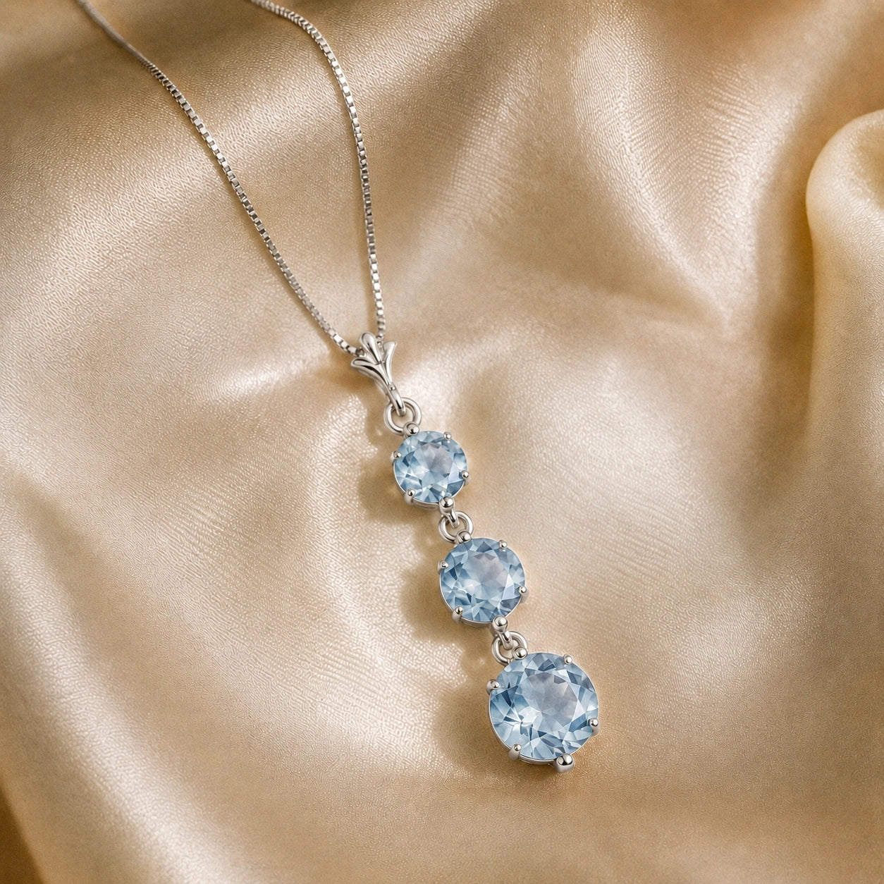 White Gold Aquamarine — Leonilde