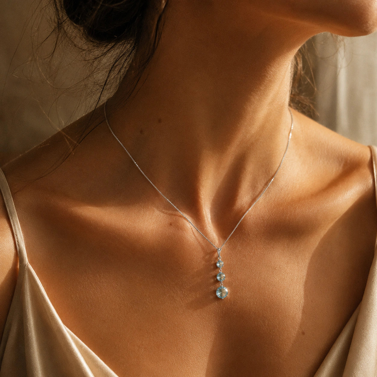 White Gold Aquamarine — Leonilde