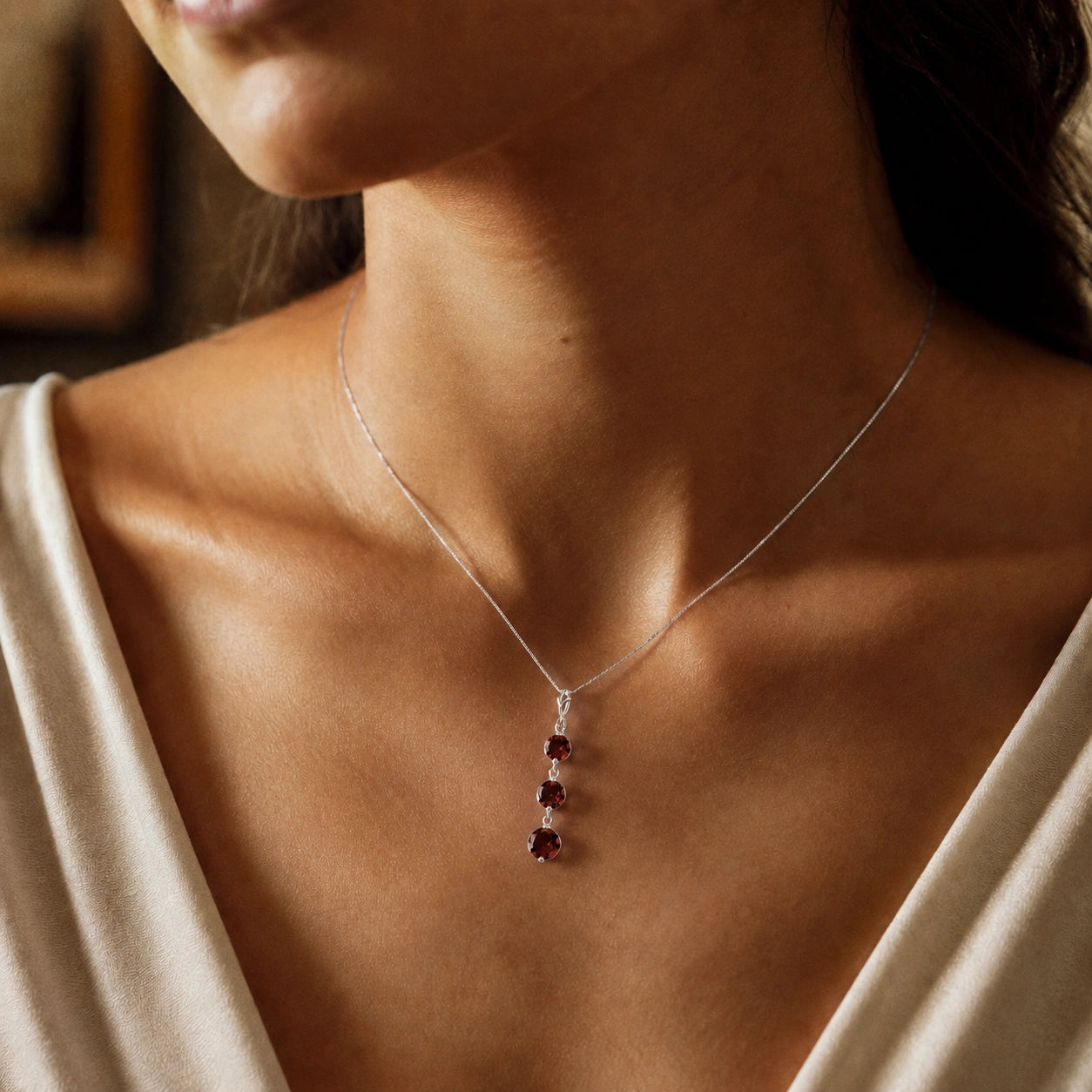 White Gold Garnet — Leonilde
