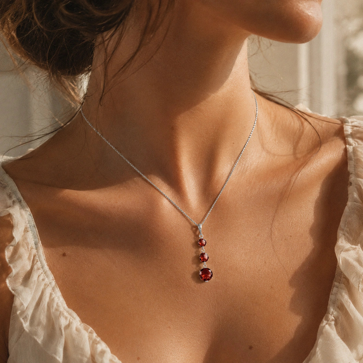 White Gold Garnet — Leonilde