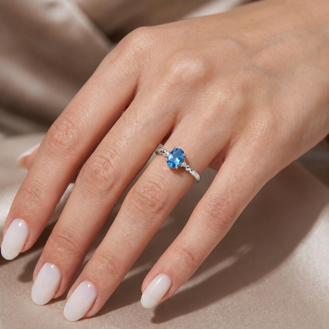 White Gold Diamond & Blue Topaz — Leontina