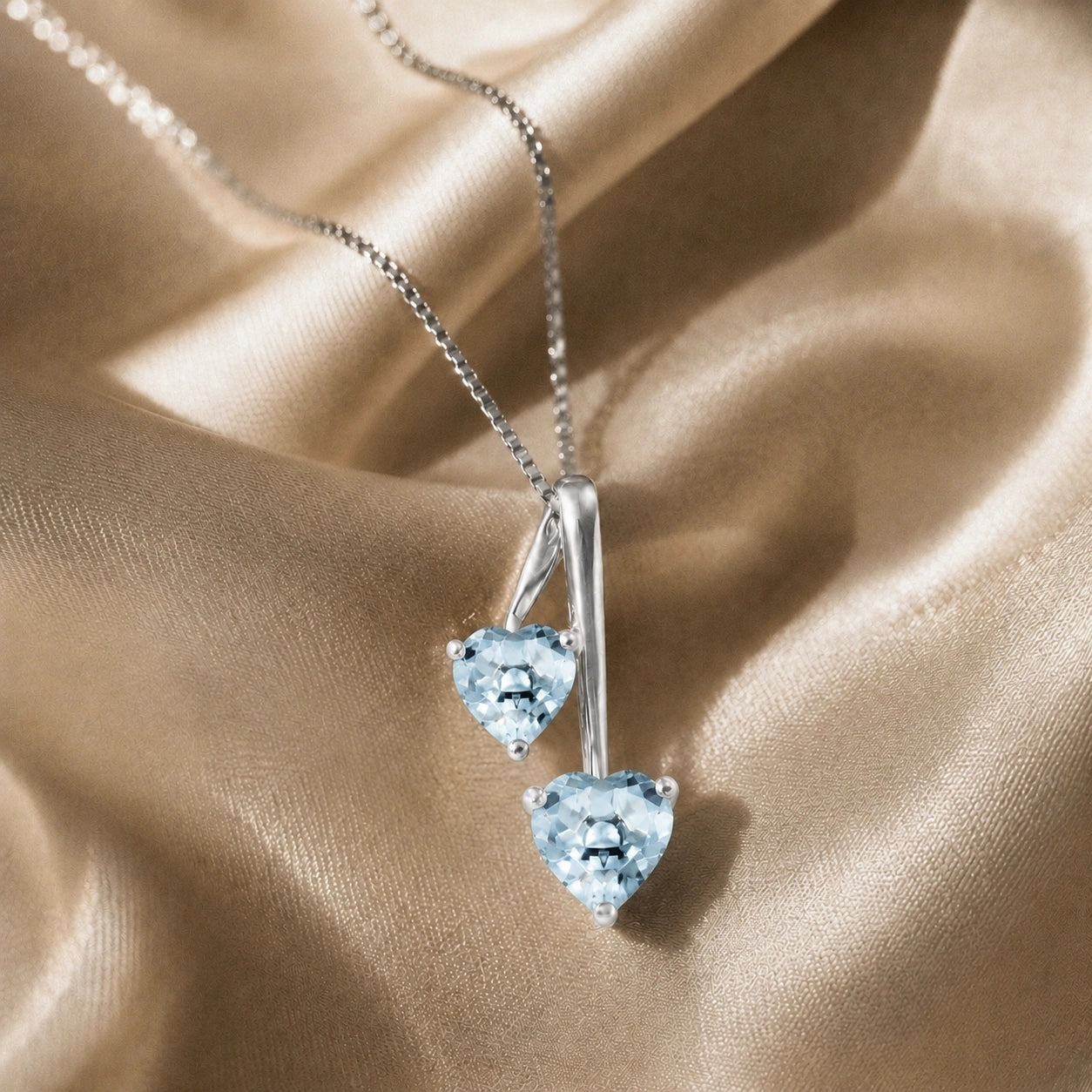 White Gold Aura Necklace Peridot 10K — Berenice