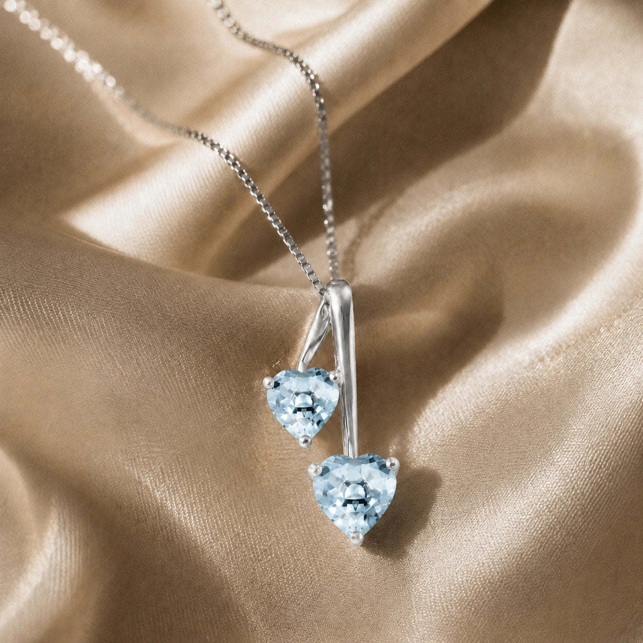 White Gold Aura Necklace Peridot 10K — Berenice