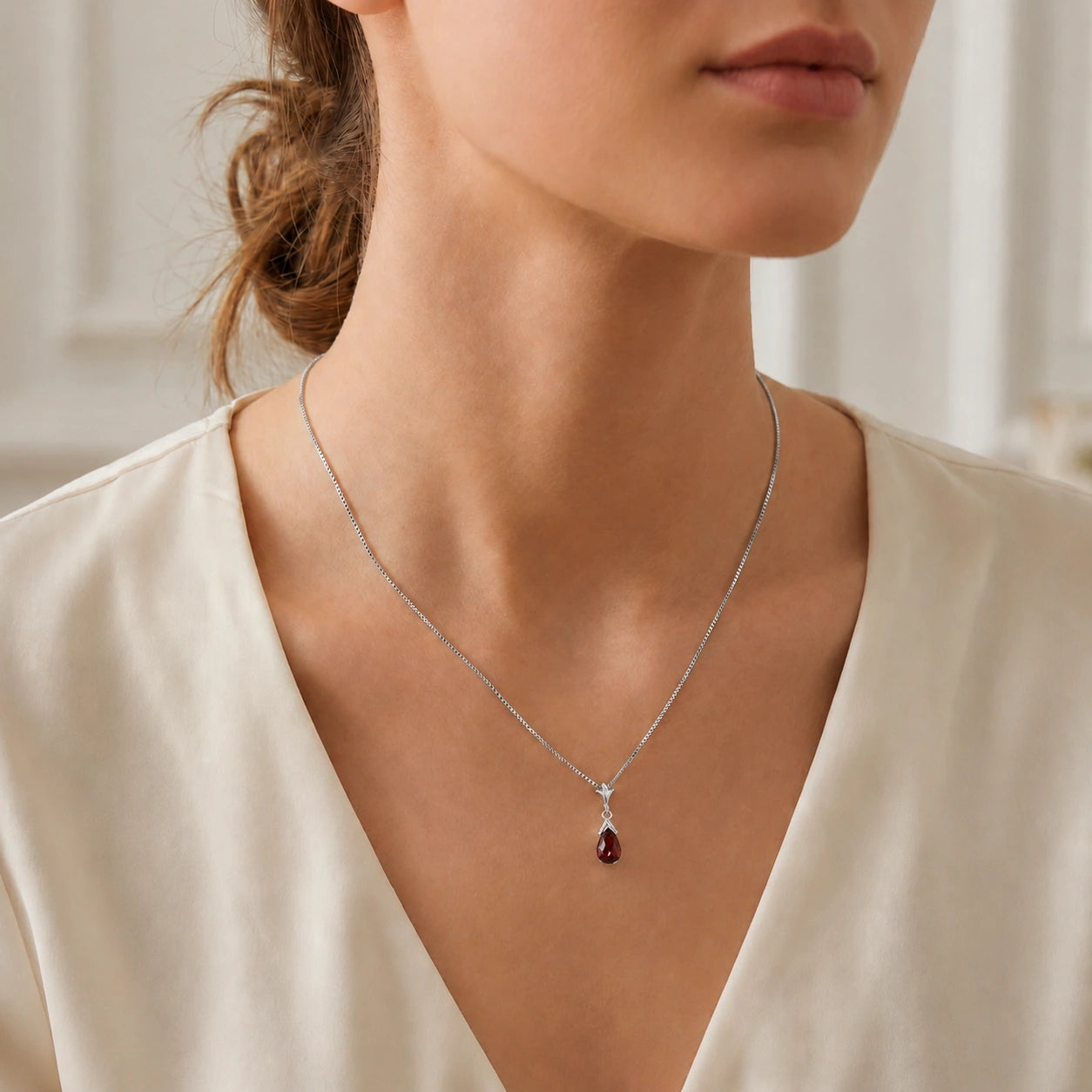 White Gold Garnet — Radegonda