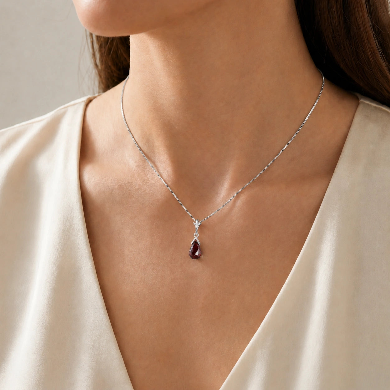 White Gold Garnet — Radegonda