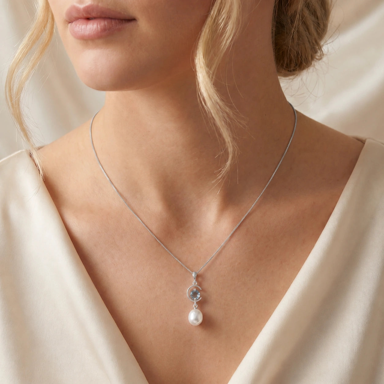 White Gold Pendant Necklace Pearl 10K — Santina