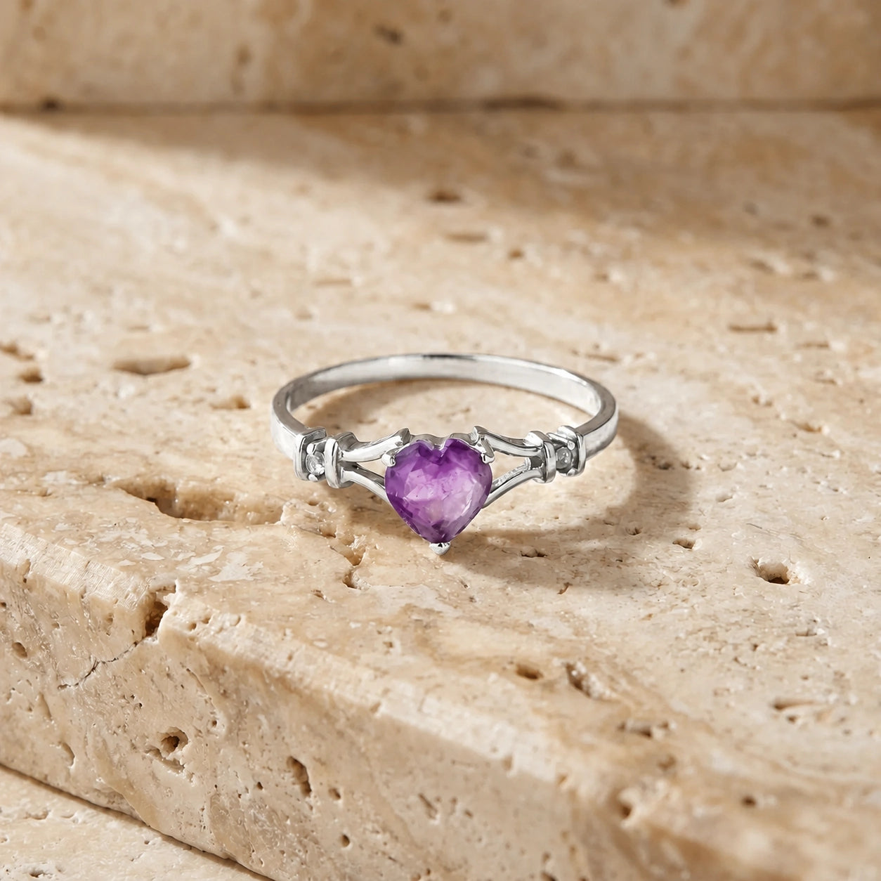 White Gold Aura Ring Amethyst 10K — Loredana