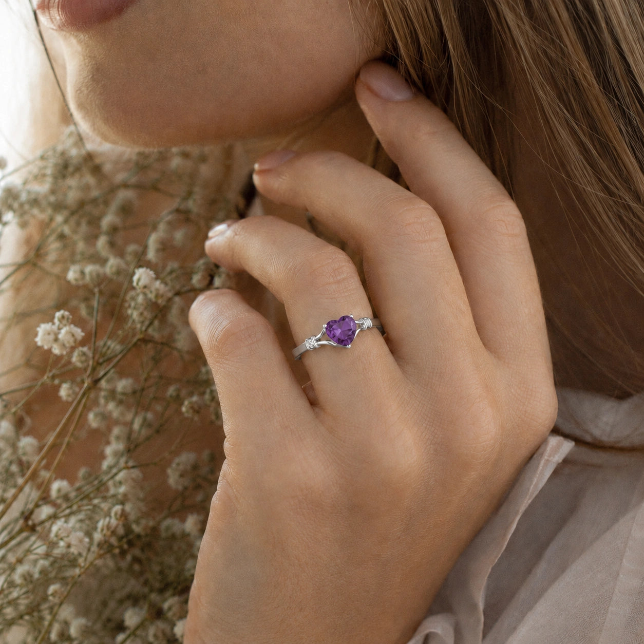 White Gold Aura Ring Amethyst 10K — Loredana